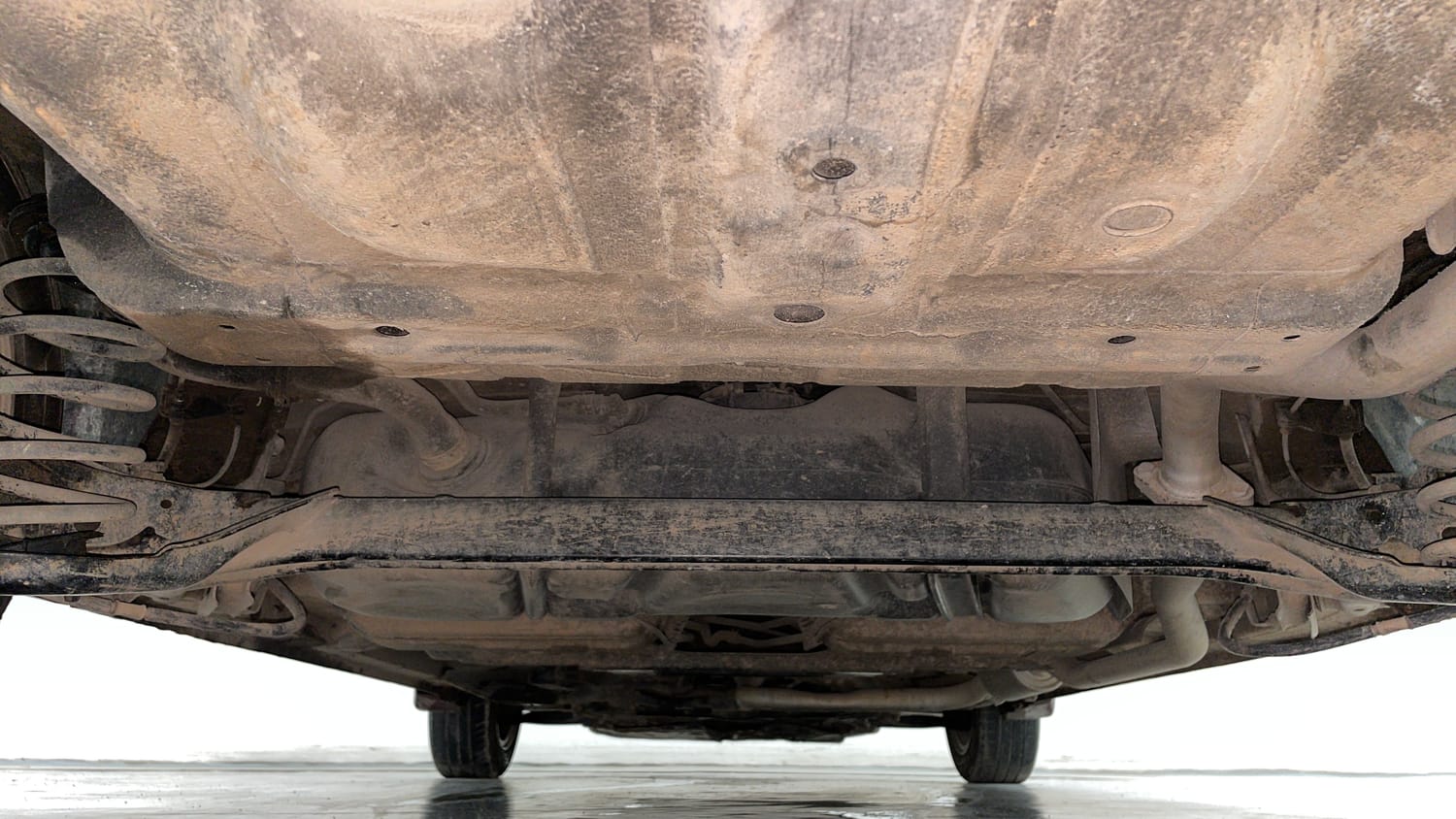 Used 2014 Honda City V Diesel Diesel Manual extra REAR UNDERBODY VIEW (TAKEN FROM REAR)
