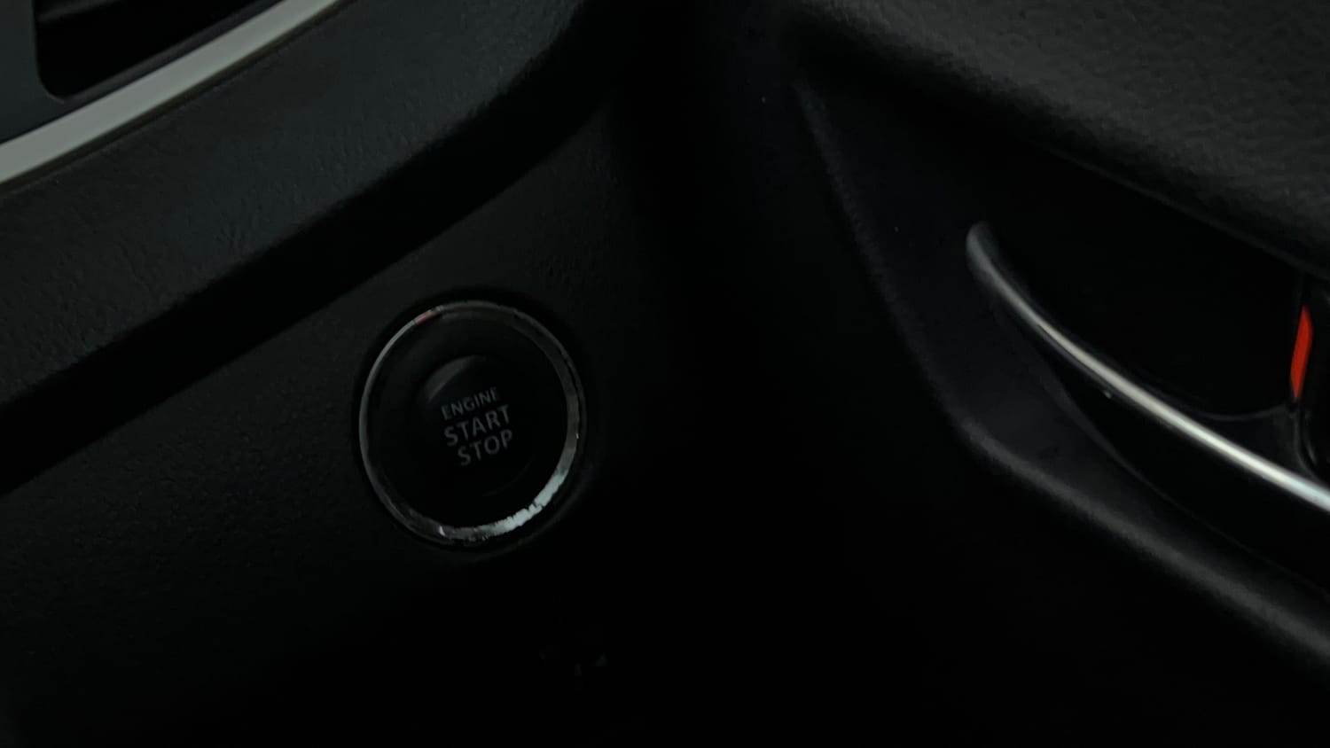 Used 2017 Maruti Suzuki Baleno Zeta 1.2 AT Petrol Automatic top_features Keyless start