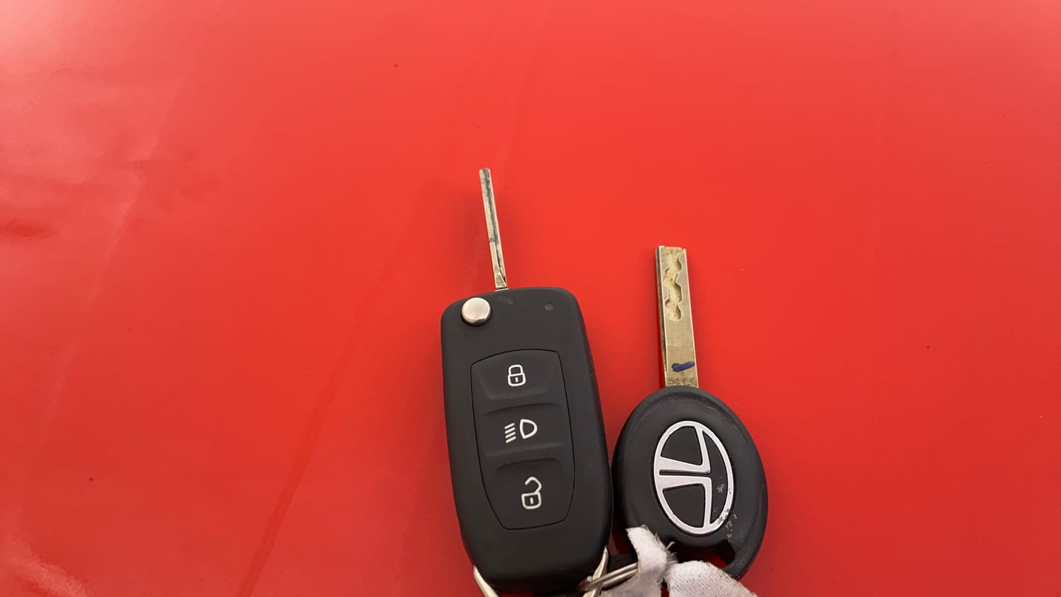 Used 2025 Tata Altroz Pure S Petrol 5AMT Petrol Automatic extra CAR KEY VIEW