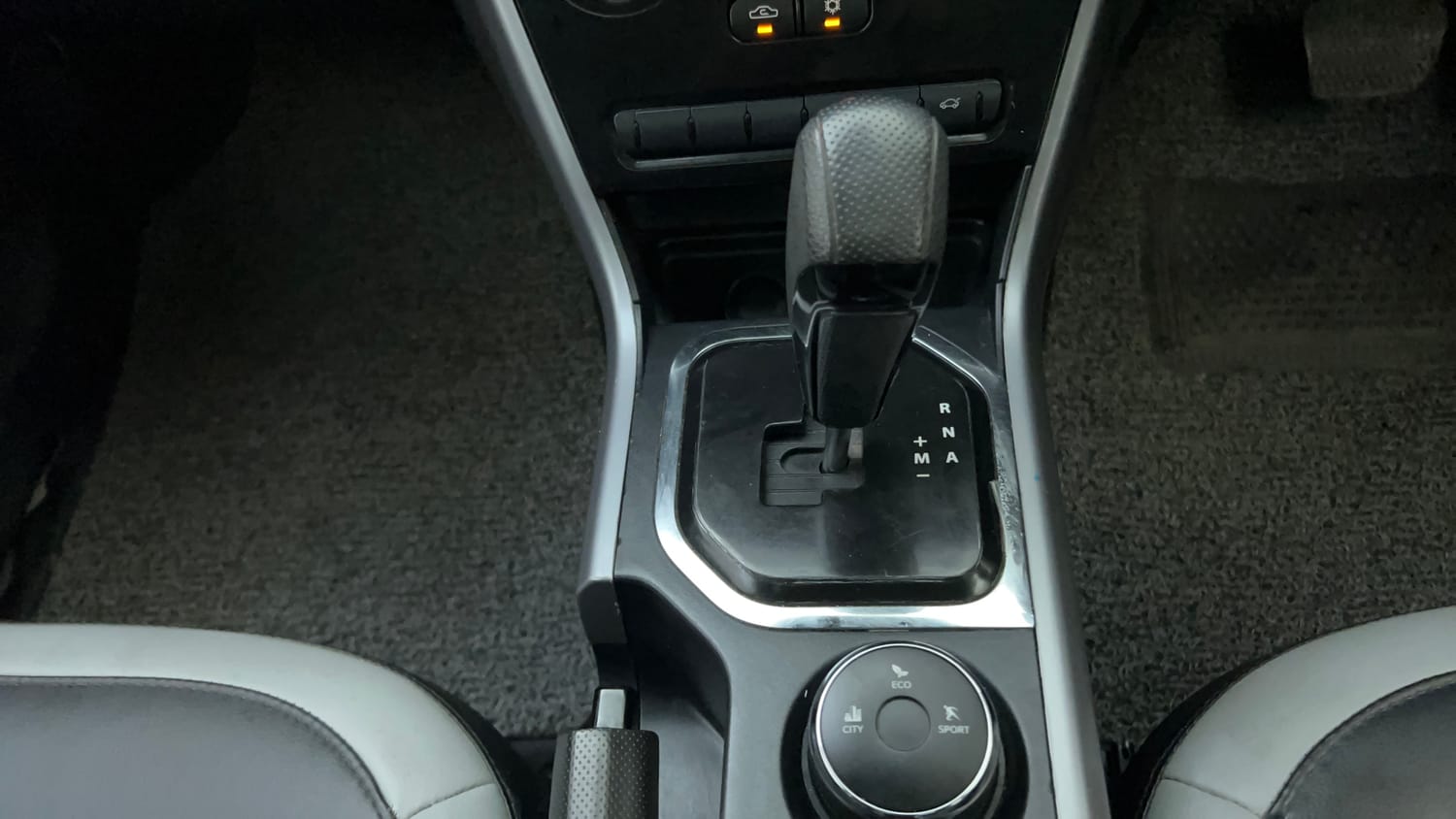 Used 2022 Tata Nexon XMA (S) Diesel Diesel Automatic interior GEAR  KNOB VIEW