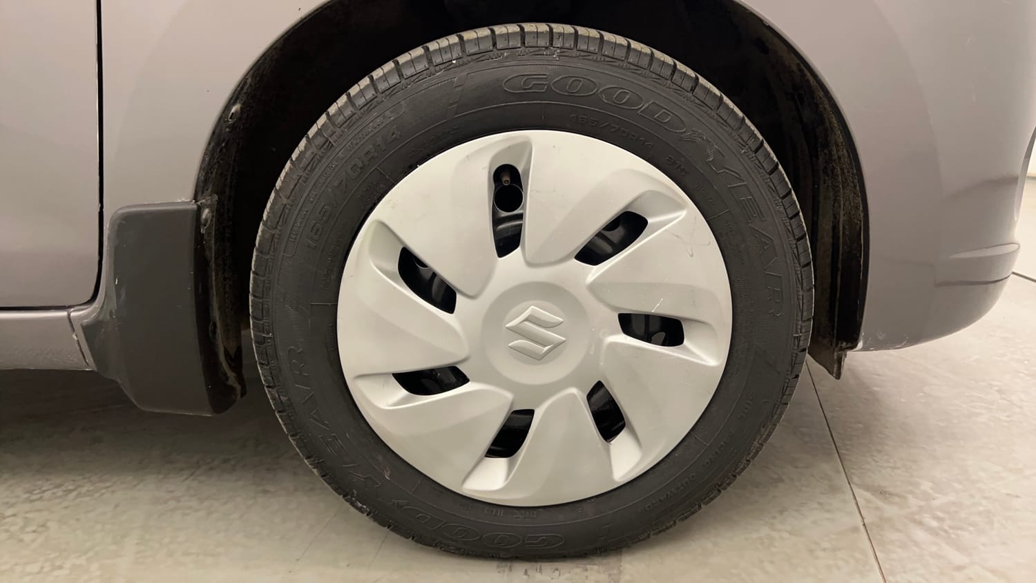 Used 2017 Maruti Suzuki Celerio VXi AMT Petrol Automatic tyres RIGHT FRONT TYRE RIM VIEW