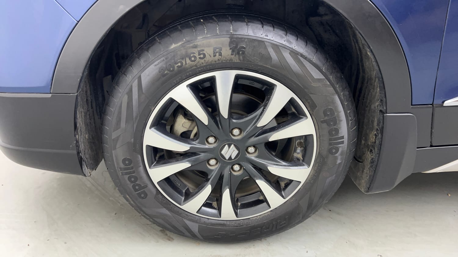 Used 2020 Maruti Suzuki S-Cross Alpha Petrol Manual tyres LEFT FRONT TYRE RIM VIEW