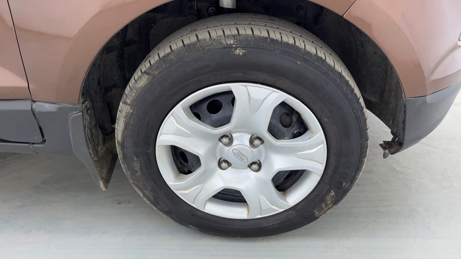 Used 2016 Ford EcoSport Trend 1.5L Ti-VCT Petrol Manual tyres RIGHT FRONT TYRE RIM VIEW