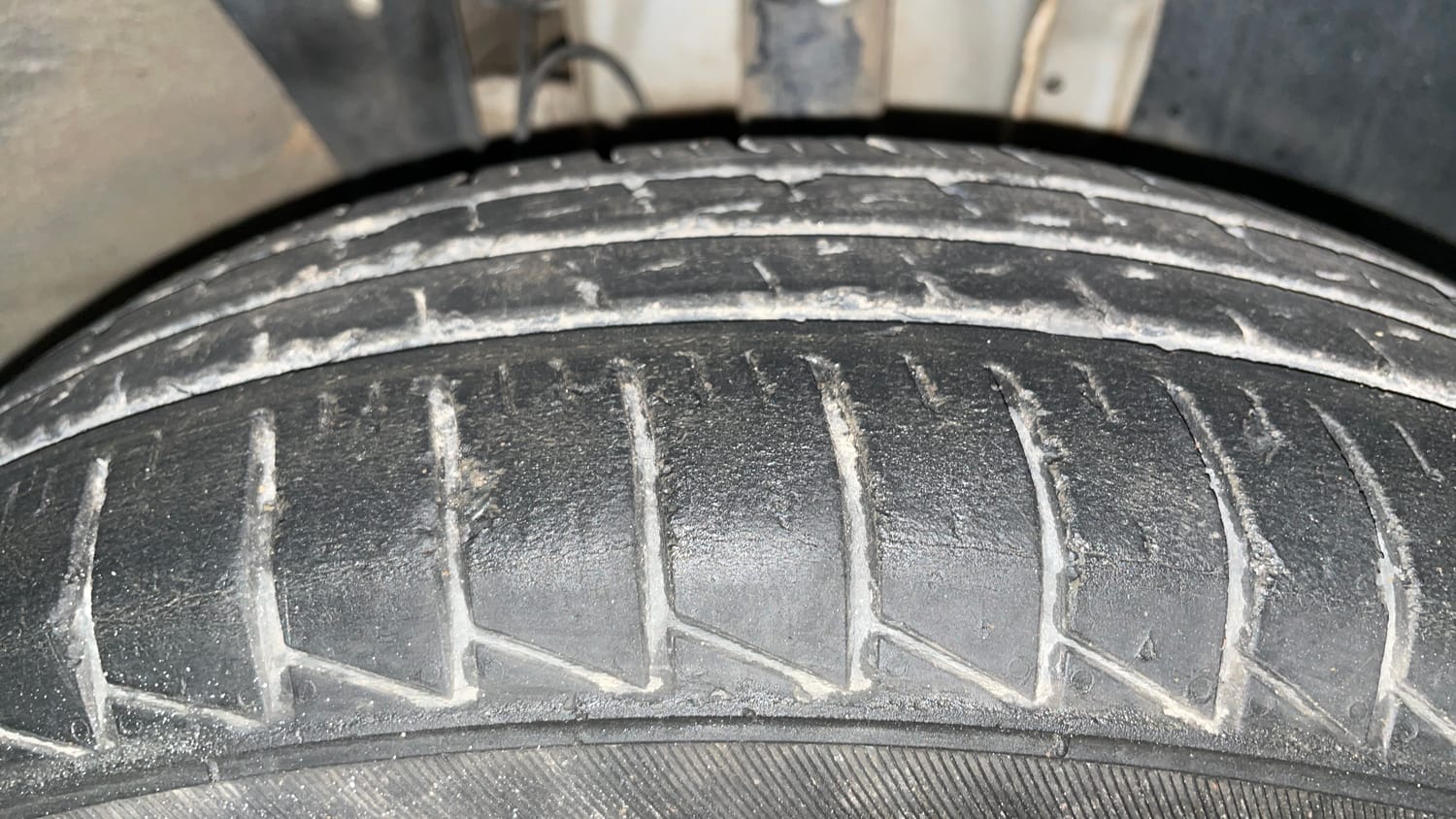 Used 2021 Renault Triber RXE Petrol Manual tyres RIGHT FRONT TYRE TREAD VIEW