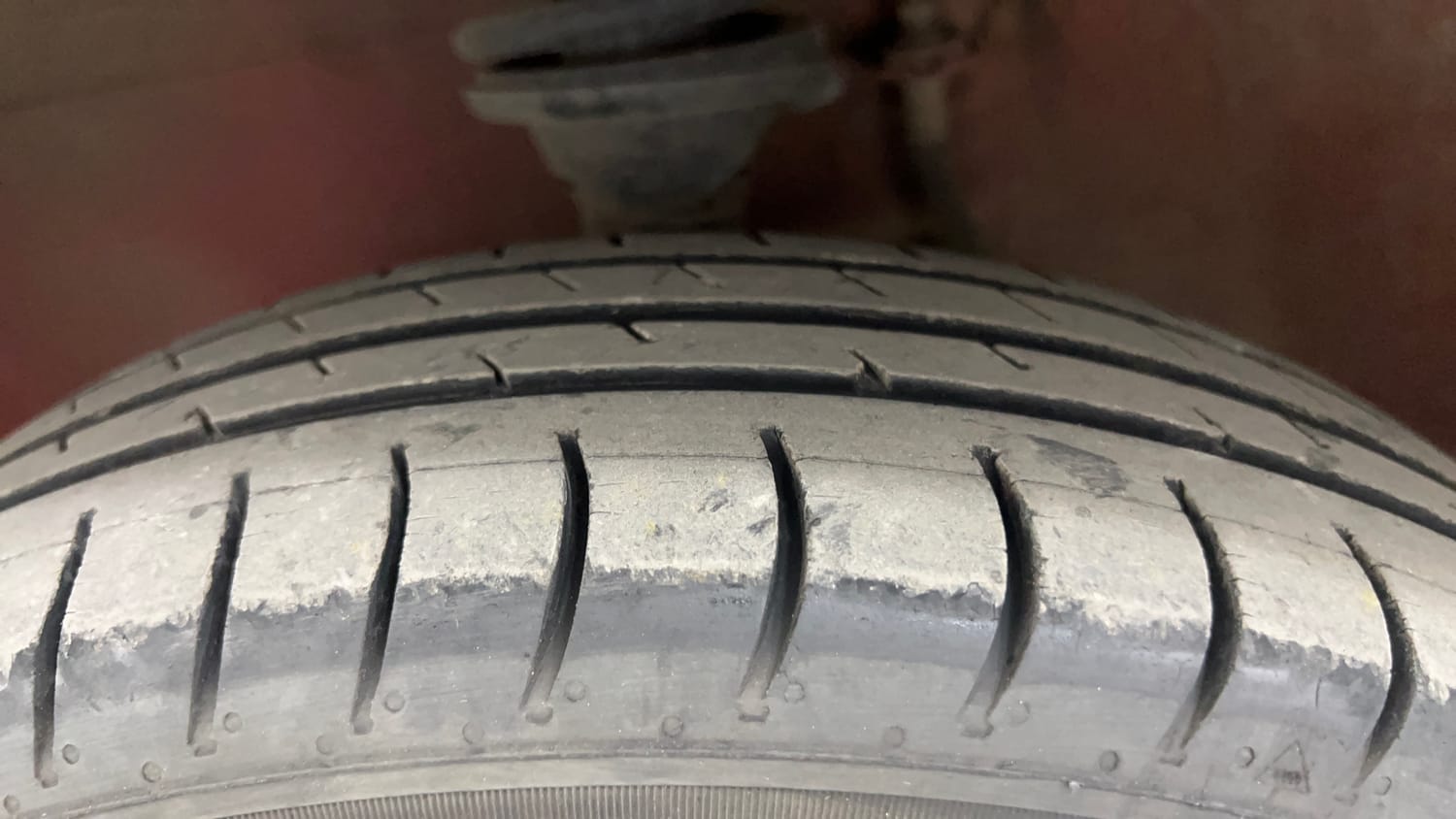 Used 2016 Maruti Suzuki Alto 800 Vxi Petrol Manual tyres LEFT FRONT TYRE TREAD VIEW