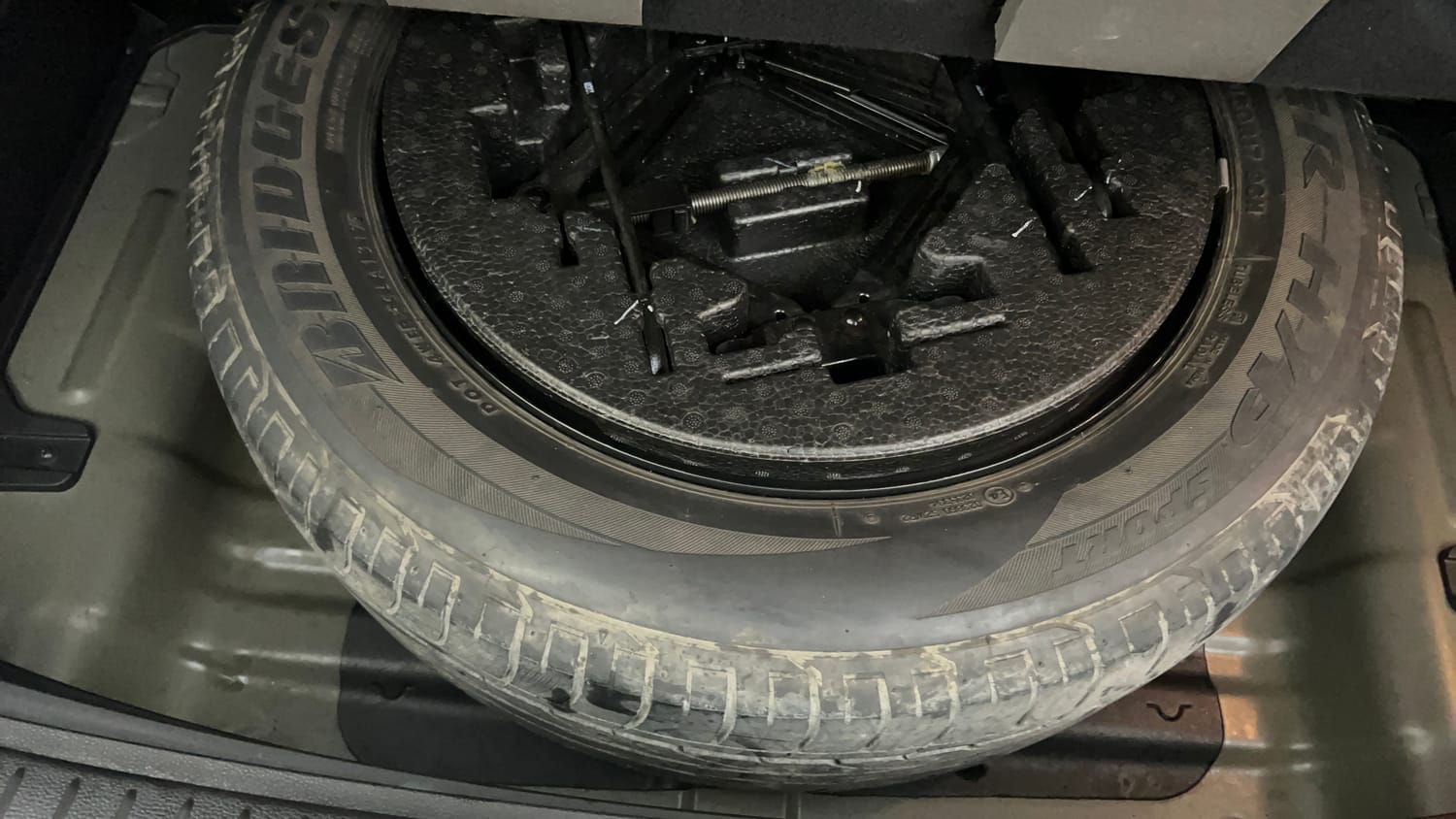 Used 2017 Hyundai Creta 1.6 SX Plus AT Petrol Petrol Automatic tyres SPARE TYRE VIEW