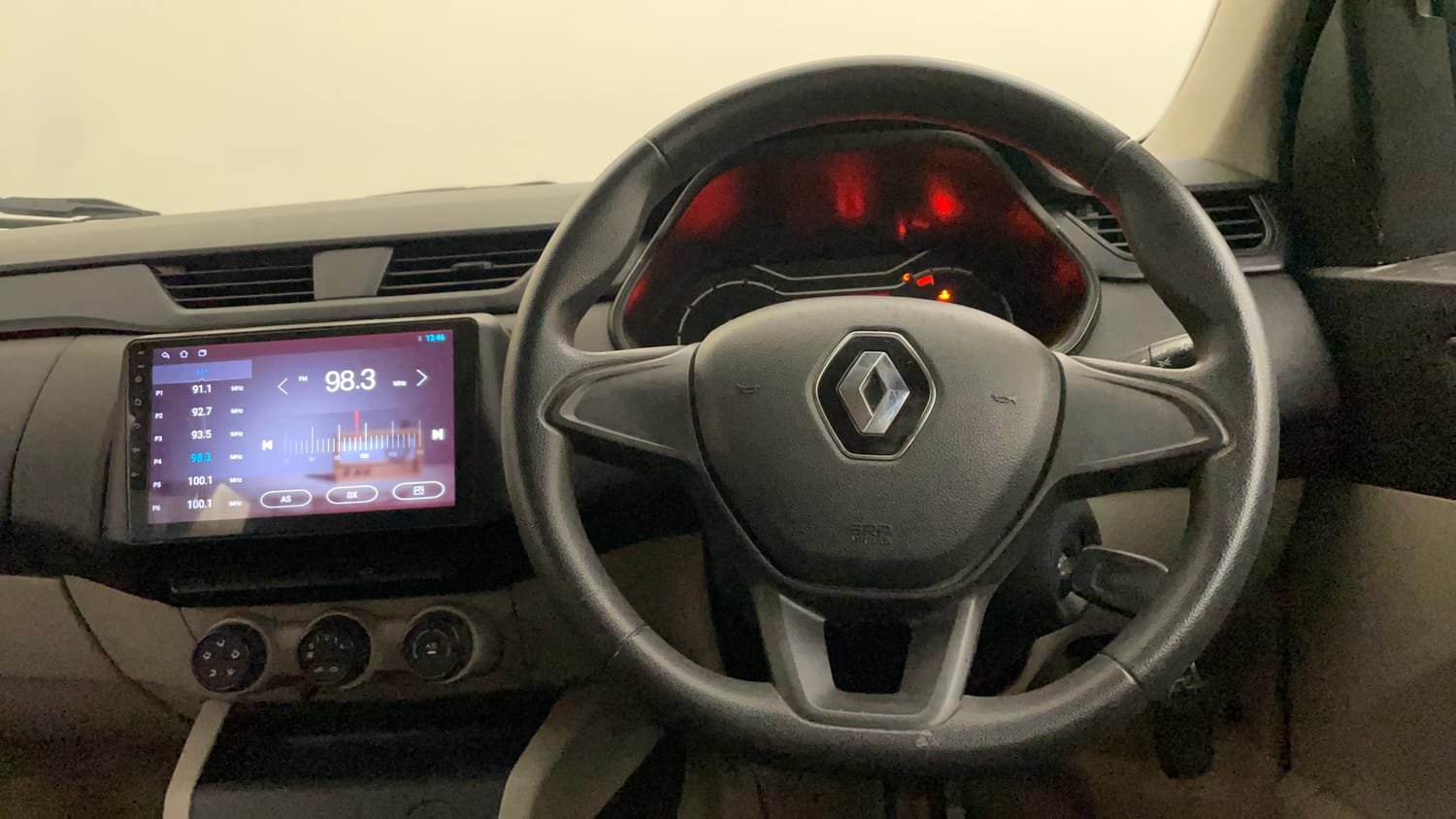 Used 2021 Renault Triber RXE Petrol Manual interior STEERING VIEW