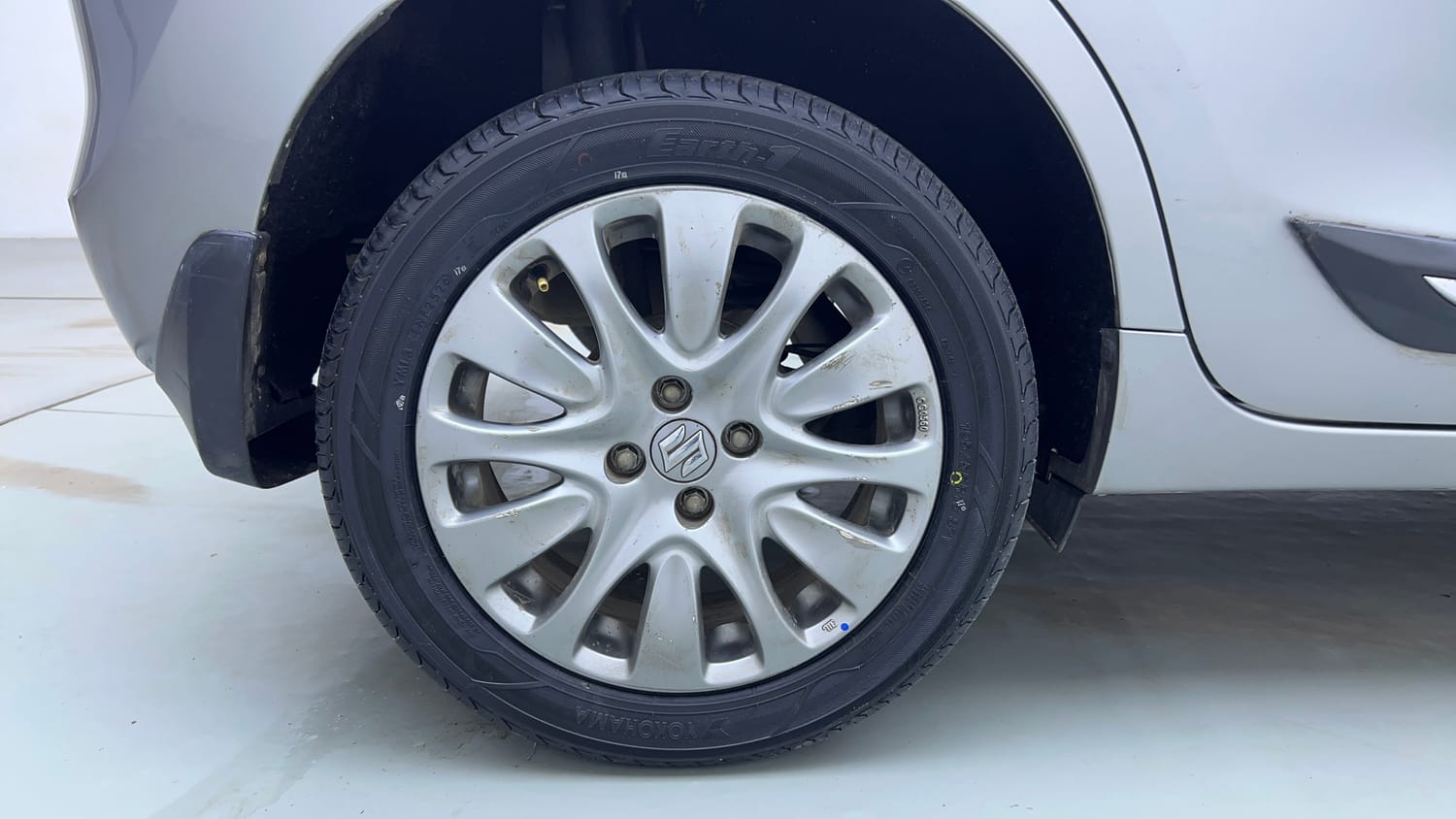 Used 2018 Maruti Suzuki Baleno Alpha 1.2 Petrol Manual tyres RIGHT REAR TYRE RIM VIEW