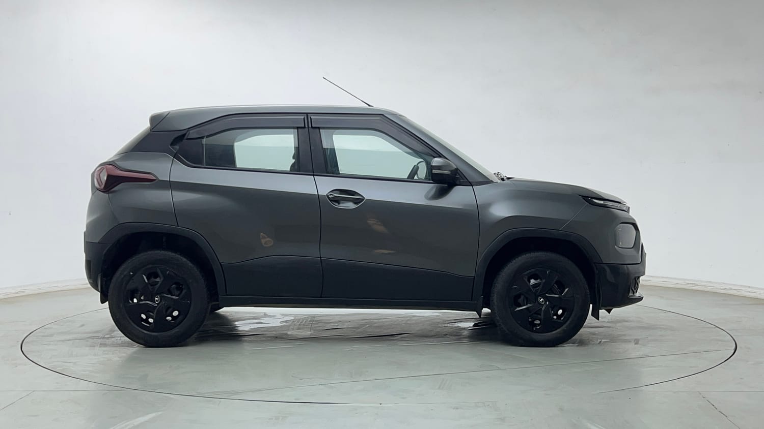 Used 2022 Tata Punch Adventure MT Petrol Manual exterior RIGHT SIDE VIEW