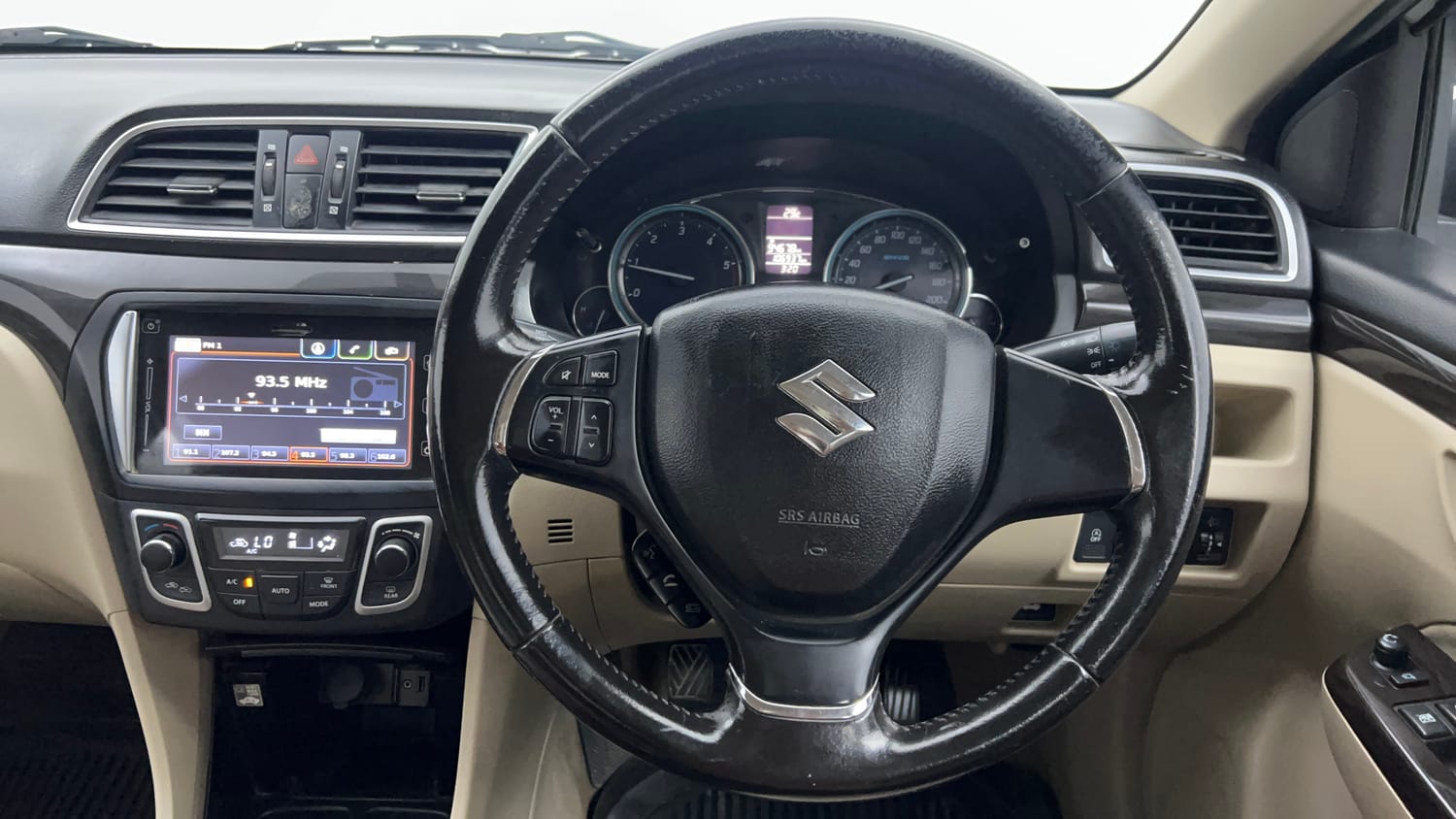 Used 2015 Maruti Suzuki Ciaz ZDi+ SHVS Diesel Manual interior STEERING VIEW