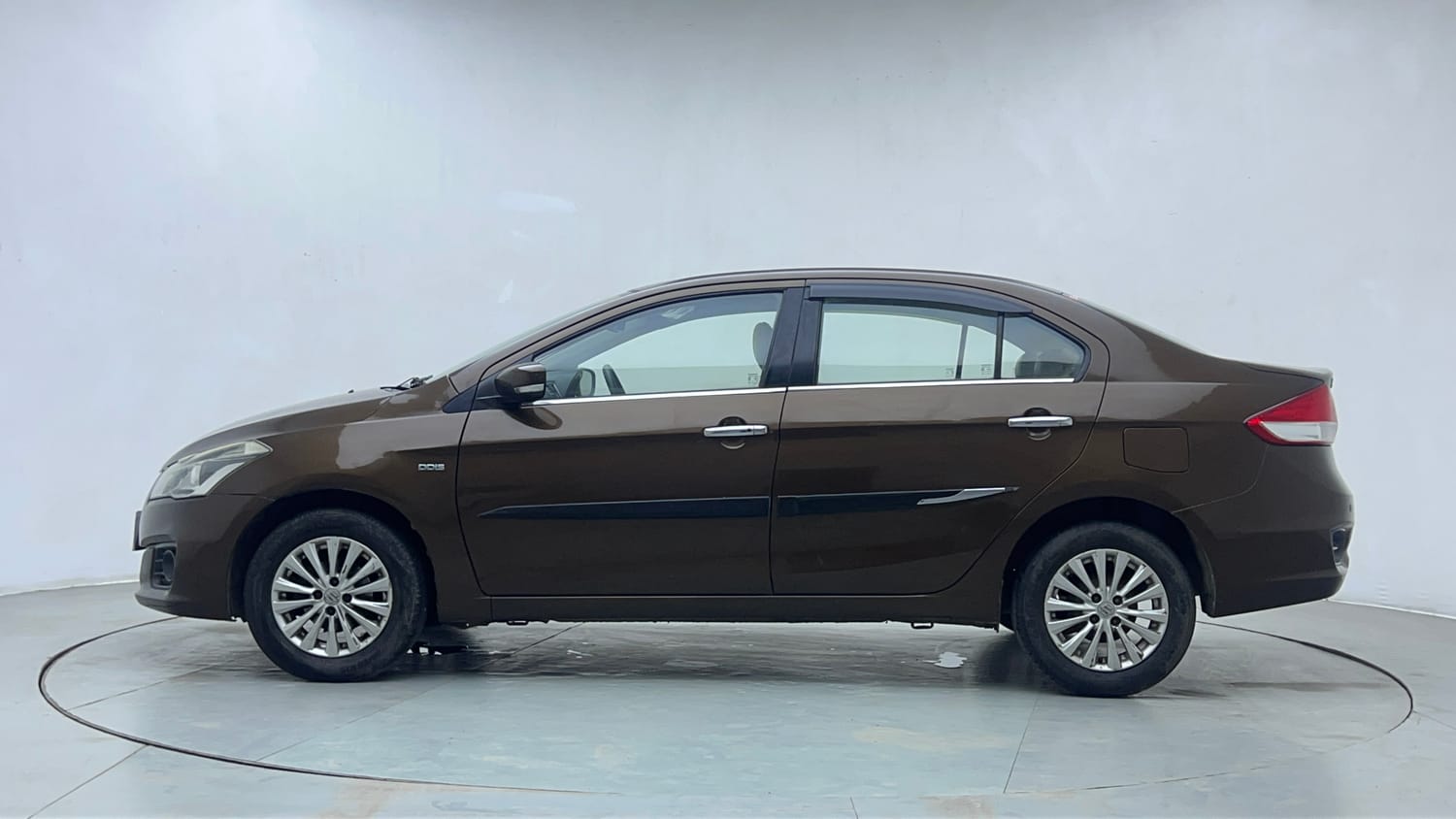 Used 2017 Maruti Suzuki Ciaz ZDi SHVS Diesel Manual exterior LEFT SIDE VIEW
