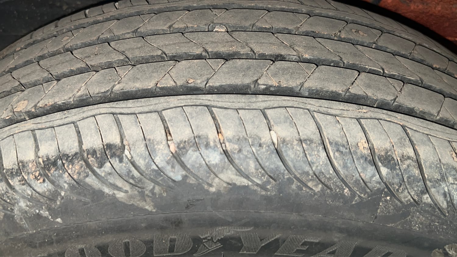 Used 2024 Tata Punch Creative Dual Tone AMT Sunroof Petrol Automatic tyres RIGHT REAR TYRE TREAD VIEW