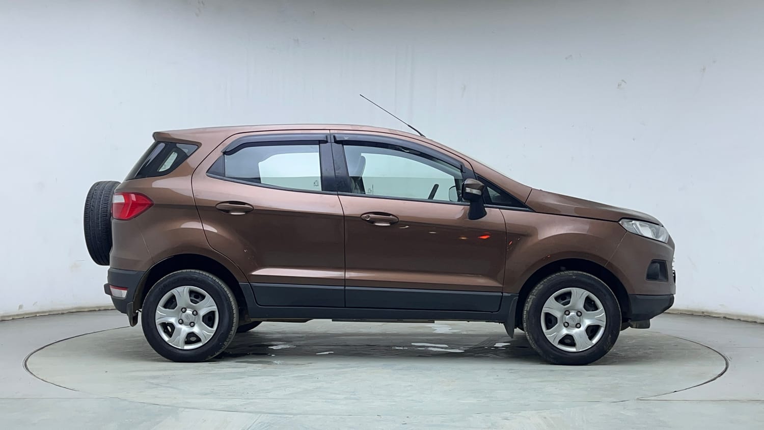 Used 2016 Ford EcoSport Trend 1.5L Ti-VCT Petrol Manual exterior RIGHT SIDE VIEW
