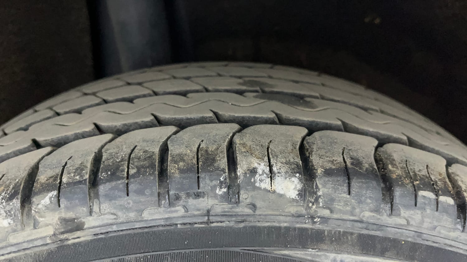 Used 2020 Maruti Suzuki Baleno Zeta Automatic Petrol Automatic tyres RIGHT REAR TYRE TREAD VIEW