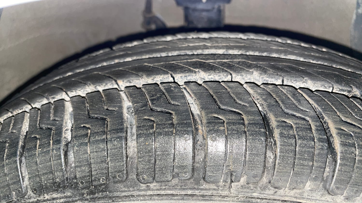 Used 2015 Hyundai Grand i10 Asta 1.2 Kappa VTVT (O) Petrol Manual tyres RIGHT FRONT TYRE TREAD VIEW