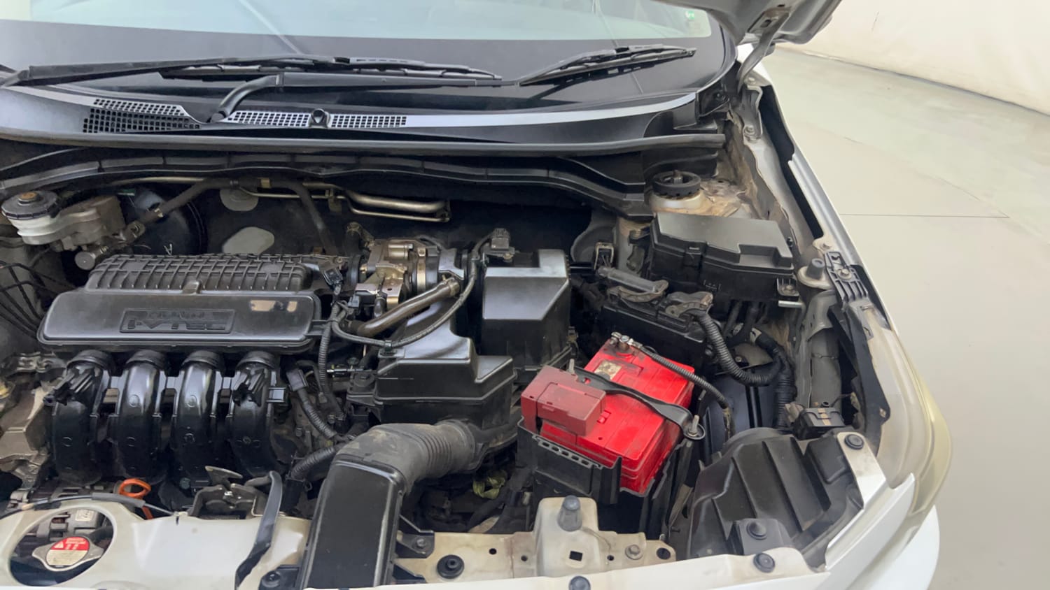 Used 2020 Honda Amaze 1.2 VX CVT Petrol Petrol Automatic engine ENGINE LEFT SIDE HINGE & APRON VIEW