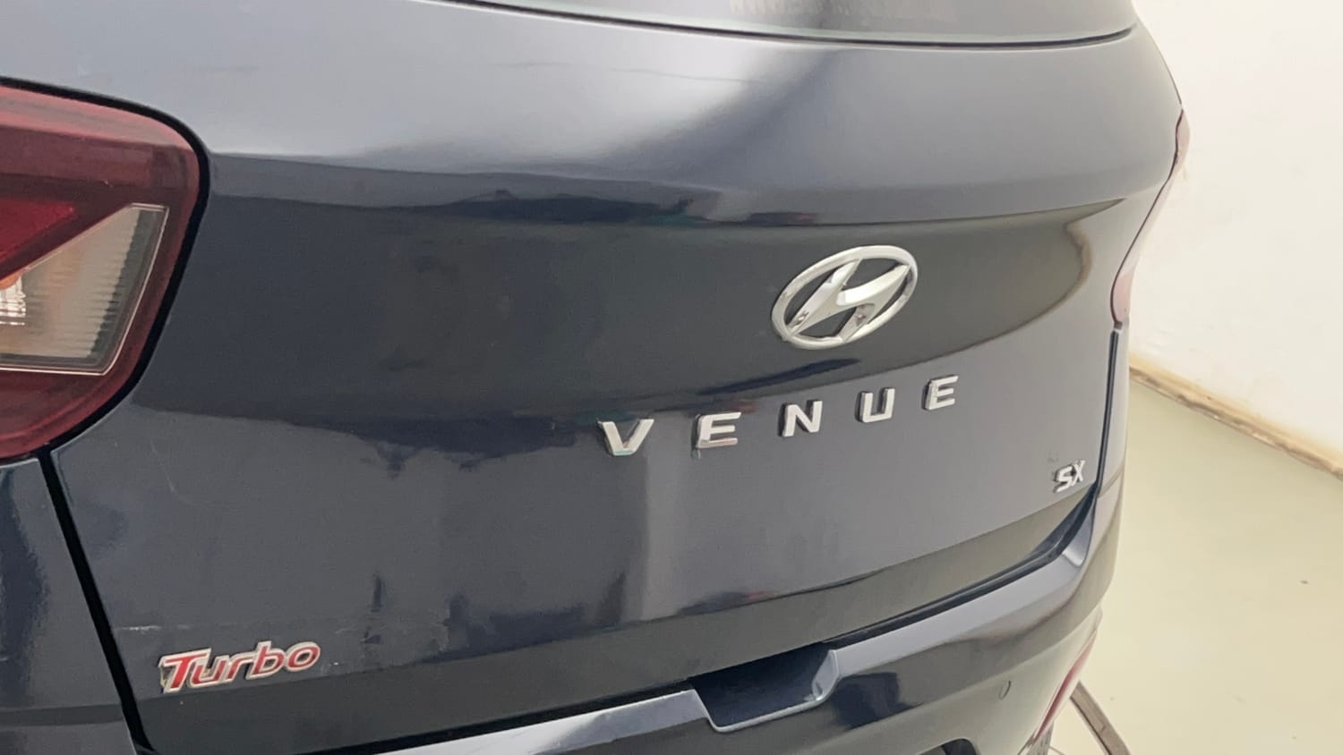 Used 2019 Hyundai Venue SX Plus 1.0 Turbo DCT Petrol Automatic dents MINOR SCRATCH