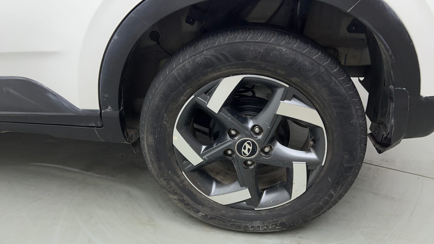 Used 2020 hyundai Venue SX 1.0 Turbo Petrol Petrol Manual tyres LEFT REAR TYRE RIM VIEW