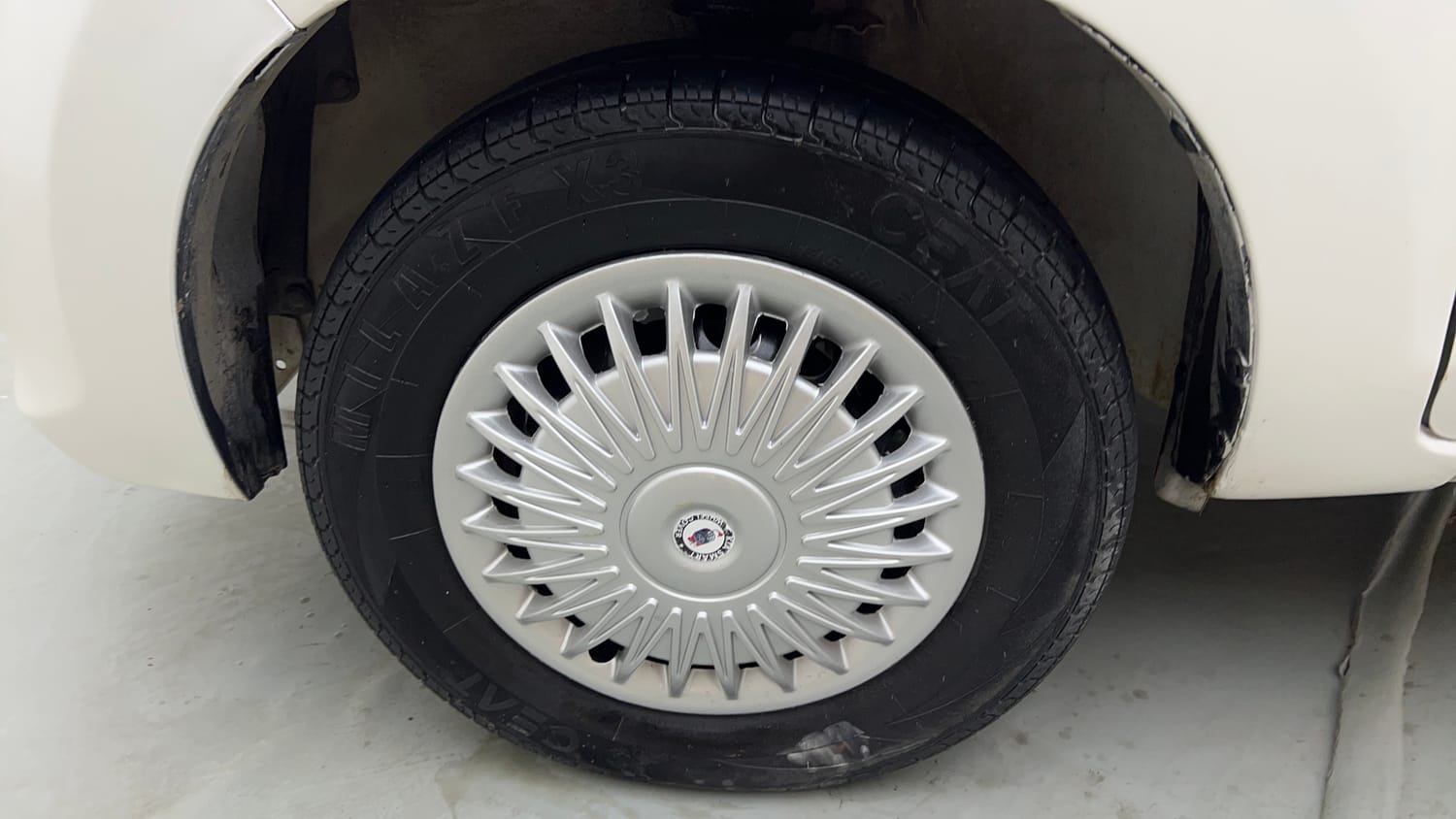 Used 2018 Maruti Suzuki Alto 800 LXi Petrol Manual tyres LEFT FRONT TYRE RIM VIEW