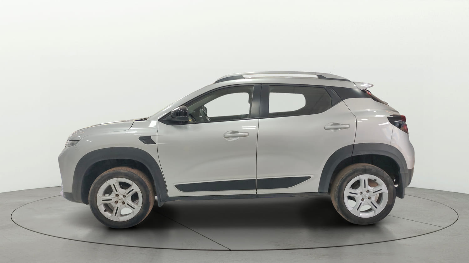Used 2021 Renault Kiger RXT MT Petrol Manual exterior LEFT SIDE VIEW