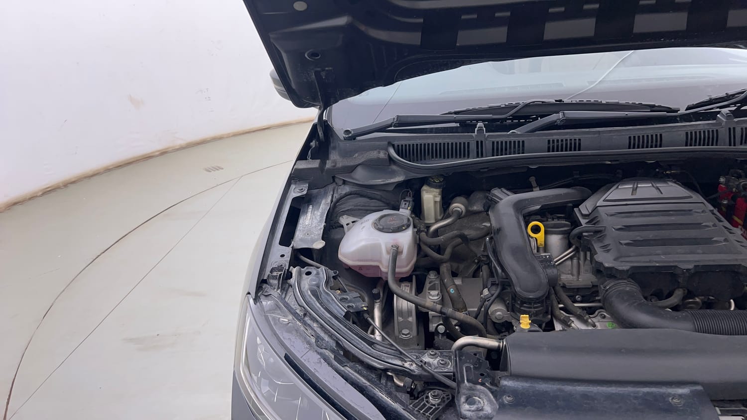 Used 2023 Skoda Slavia Style 1.0L TSI MT Petrol Manual engine ENGINE RIGHT SIDE HINGE & APRON VIEW