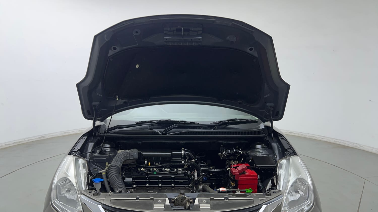 Used 2021 Maruti Suzuki Baleno Sigma Petrol Manual engine ENGINE & BONNET OPEN FRONT VIEW