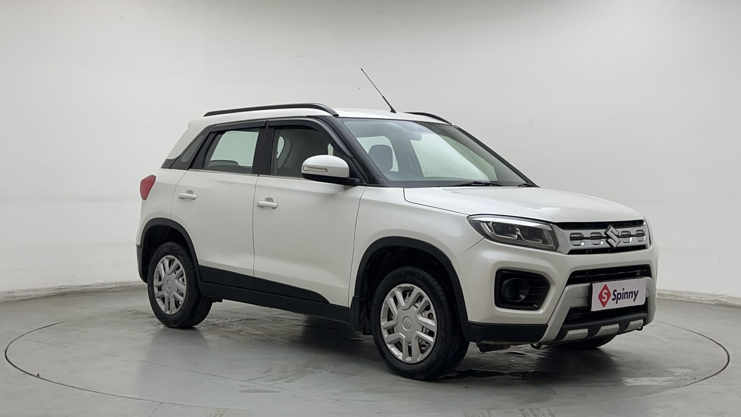 Used 2021 maruti-suzuki Vitara Brezza LXi Petrol Manual exterior RIGHT FRONT CORNER VIEW