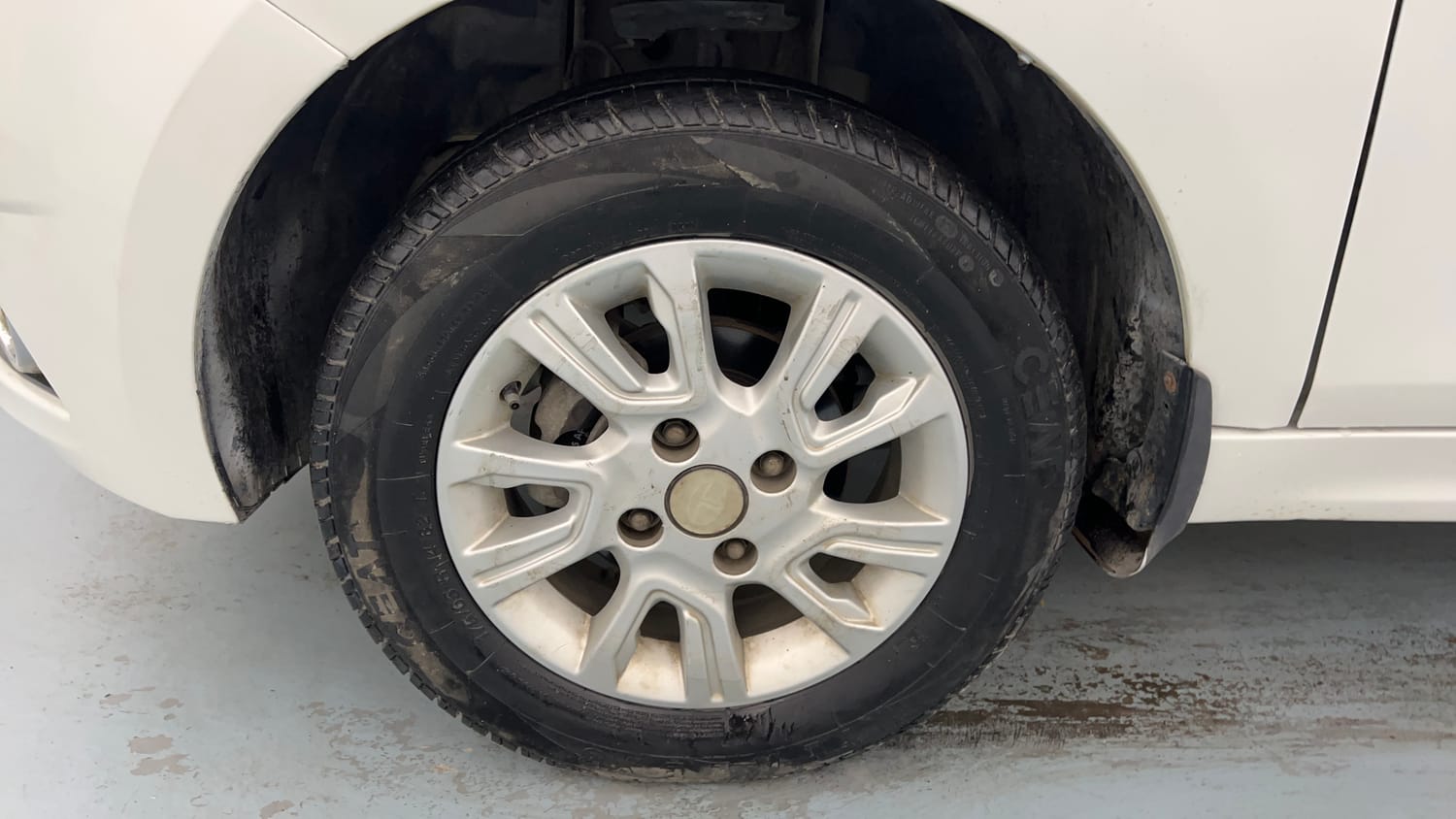 Used 2018 Tata Tiago Revotron XZ Plus Petrol Manual tyres LEFT FRONT TYRE RIM VIEW