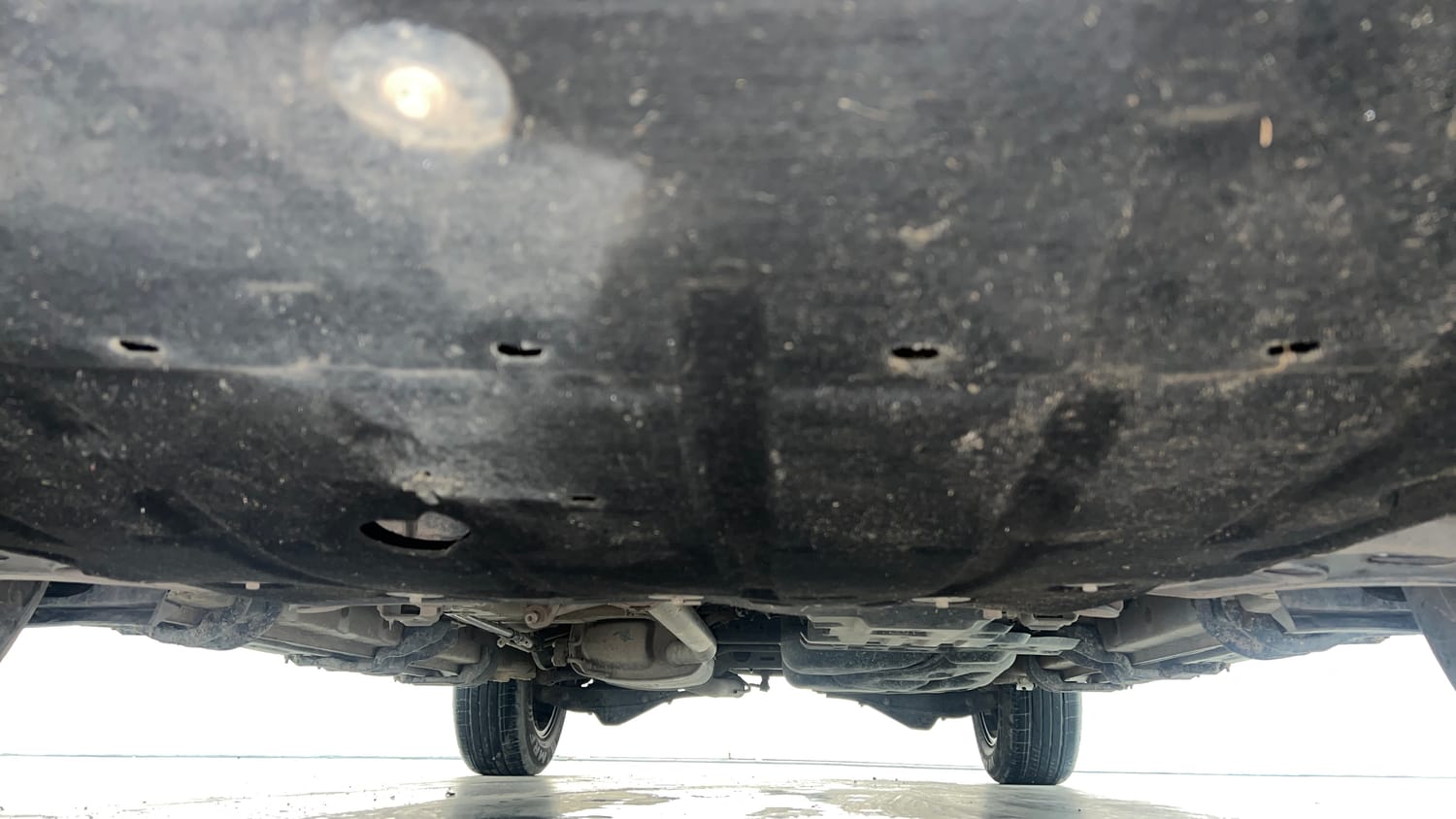 Used 2025 Mahindra XUV700 AX5 Petrol MT 7 STR Petrol Manual extra FRONT LEFT UNDERBODY VIEW