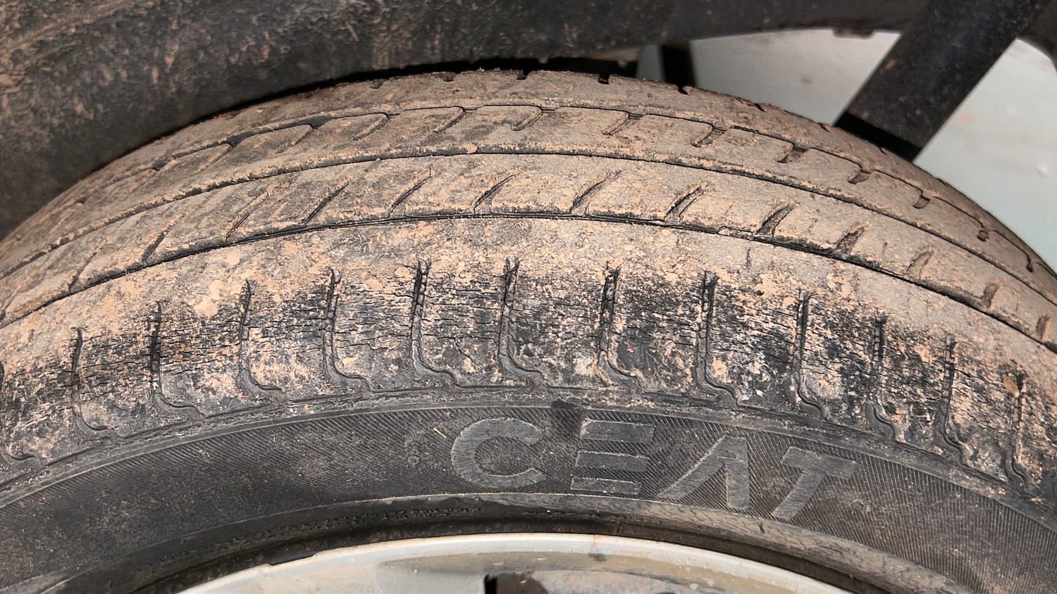 Used 2019 Maruti Suzuki Wagon R 1.0 VXI AMT Petrol Automatic tyres LEFT REAR TYRE TREAD VIEW