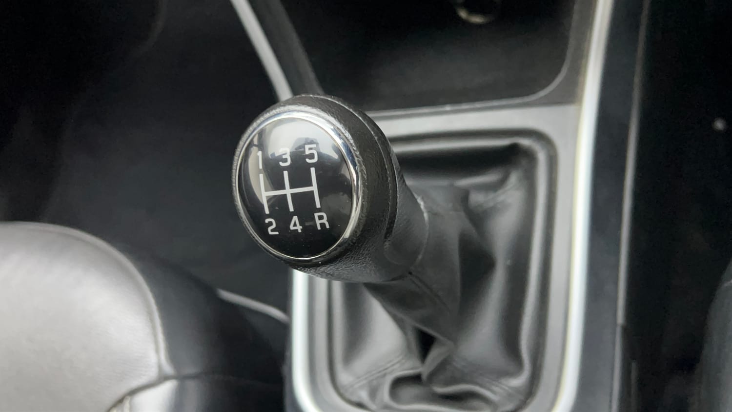 Used 2020 Maruti Suzuki S-Cross Alpha Petrol Manual interior GEAR  KNOB VIEW