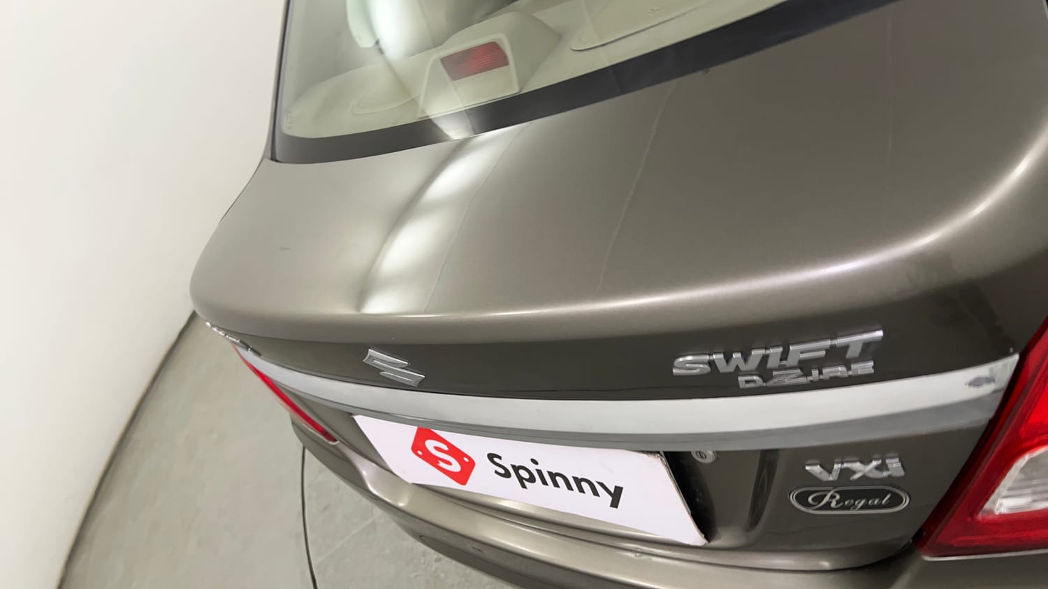 Used 2015 Maruti Suzuki Swift Dzire VXI Petrol Manual dents MINOR SCRATCH