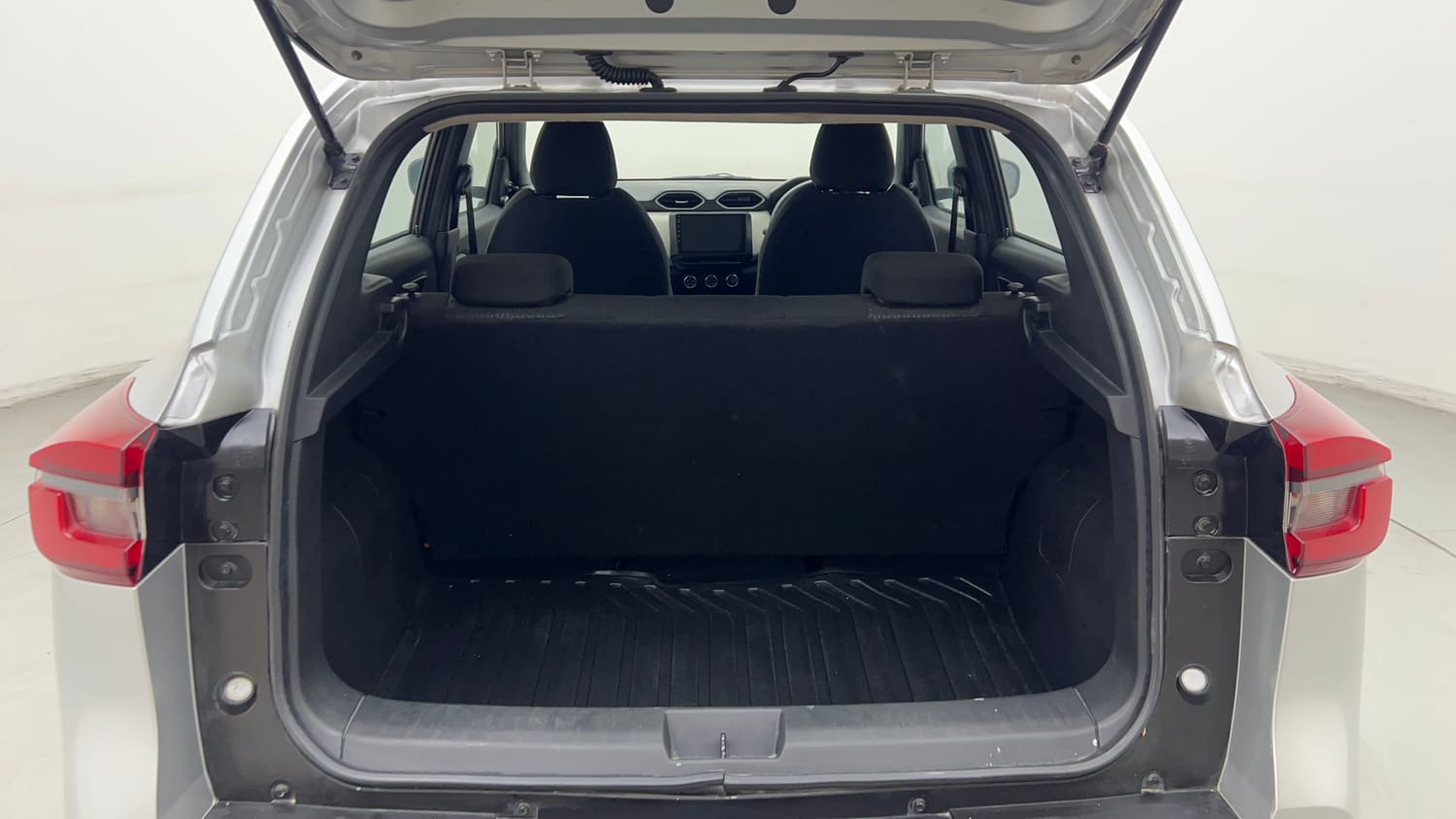 Used 2021 Nissan Magnite XE Petrol Manual interior DICKY INSIDE VIEW