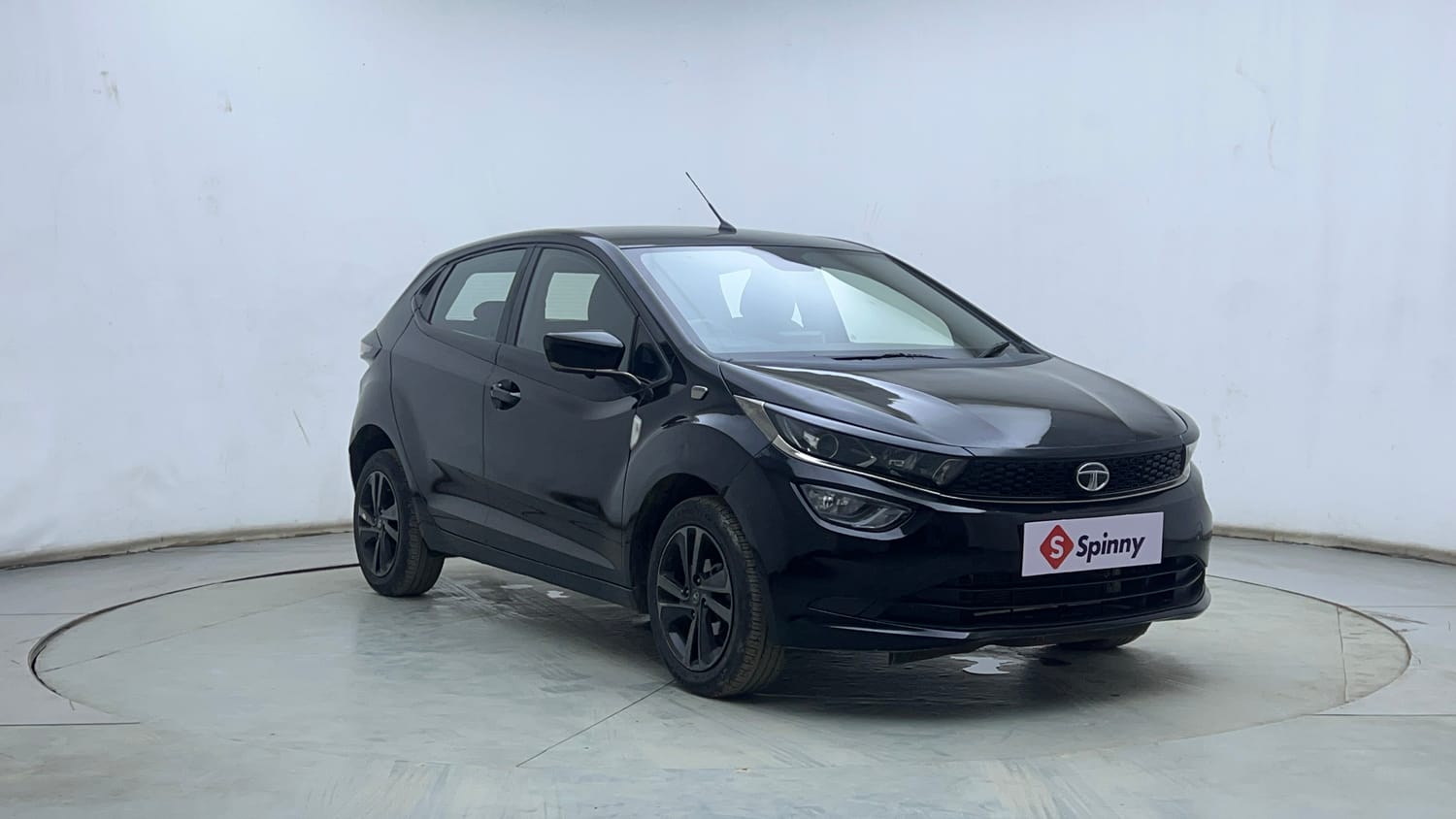 Used 2022 Tata Altroz XZ Plus Petrol Dark Edition Petrol Manual exterior RIGHT FRONT CORNER VIEW