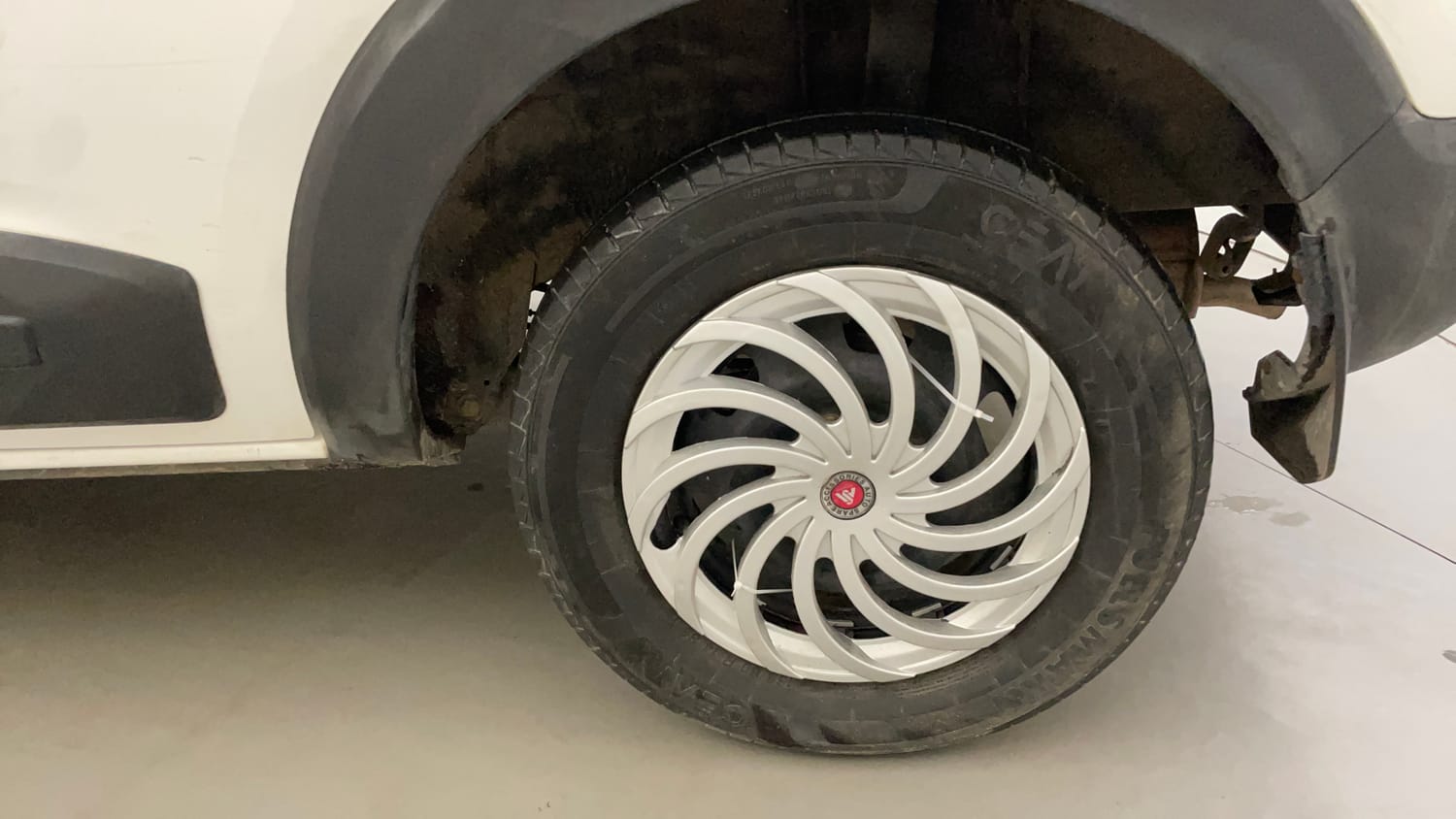 Used 2021 Renault Triber RXE Petrol Manual tyres LEFT REAR TYRE RIM VIEW