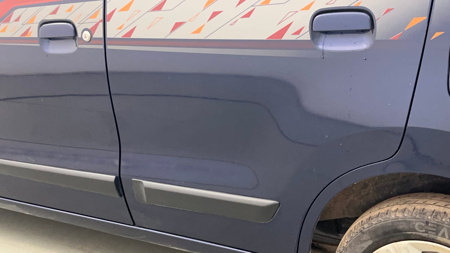 Used 2019 Maruti Suzuki Wagon R 1.0 VXI AMT Petrol Automatic dents MINOR SCRATCH