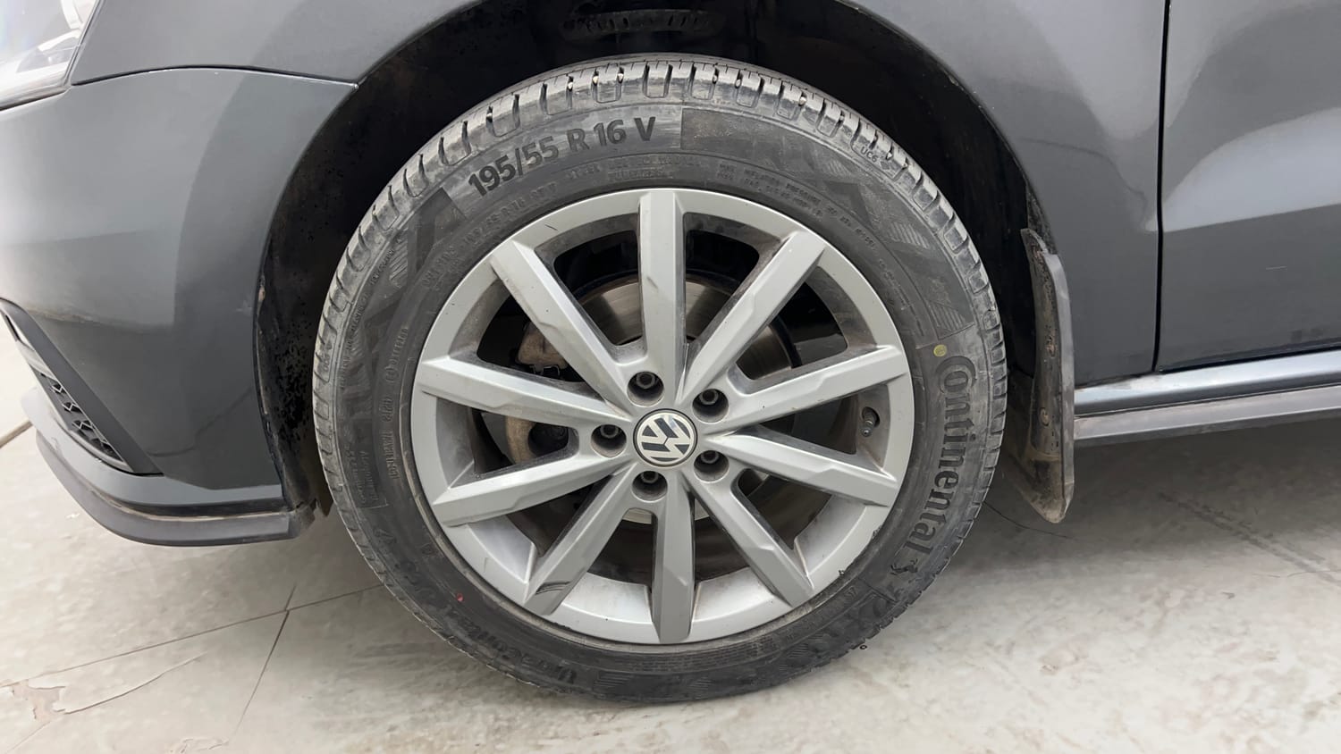 Used 2020 Volkswagen Polo Highline Plus 1.0L TSI Petrol Manual tyres LEFT FRONT TYRE RIM VIEW