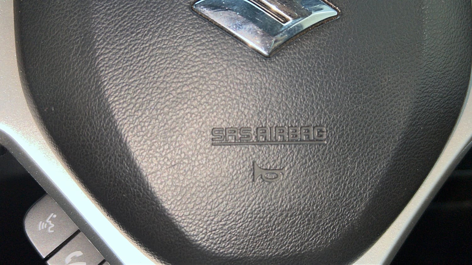 Used 2020 Maruti Suzuki S-Cross Alpha Petrol Manual top_features Airbags