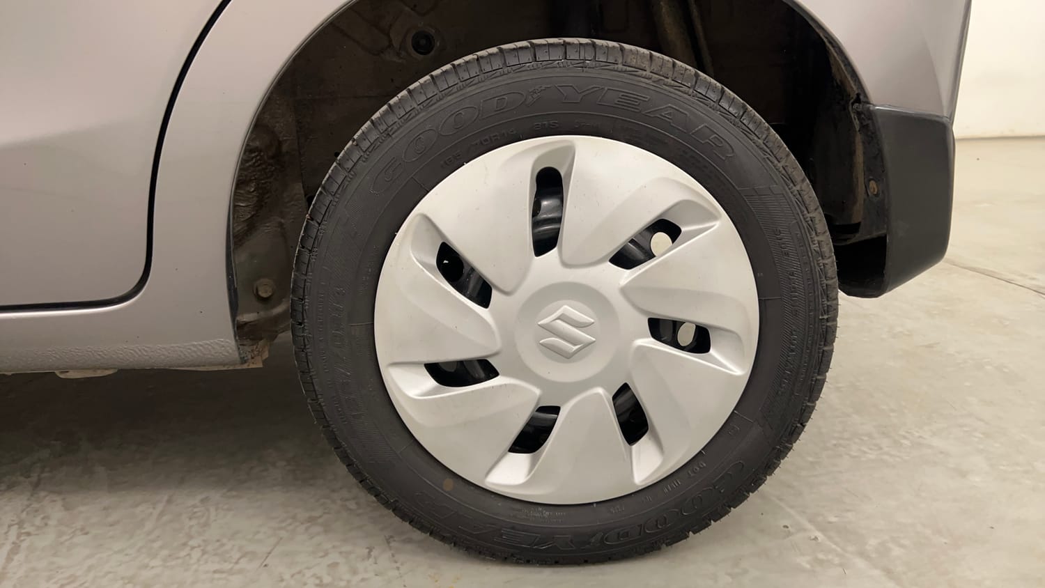 Used 2017 Maruti Suzuki Celerio VXi AMT Petrol Automatic tyres LEFT REAR TYRE RIM VIEW