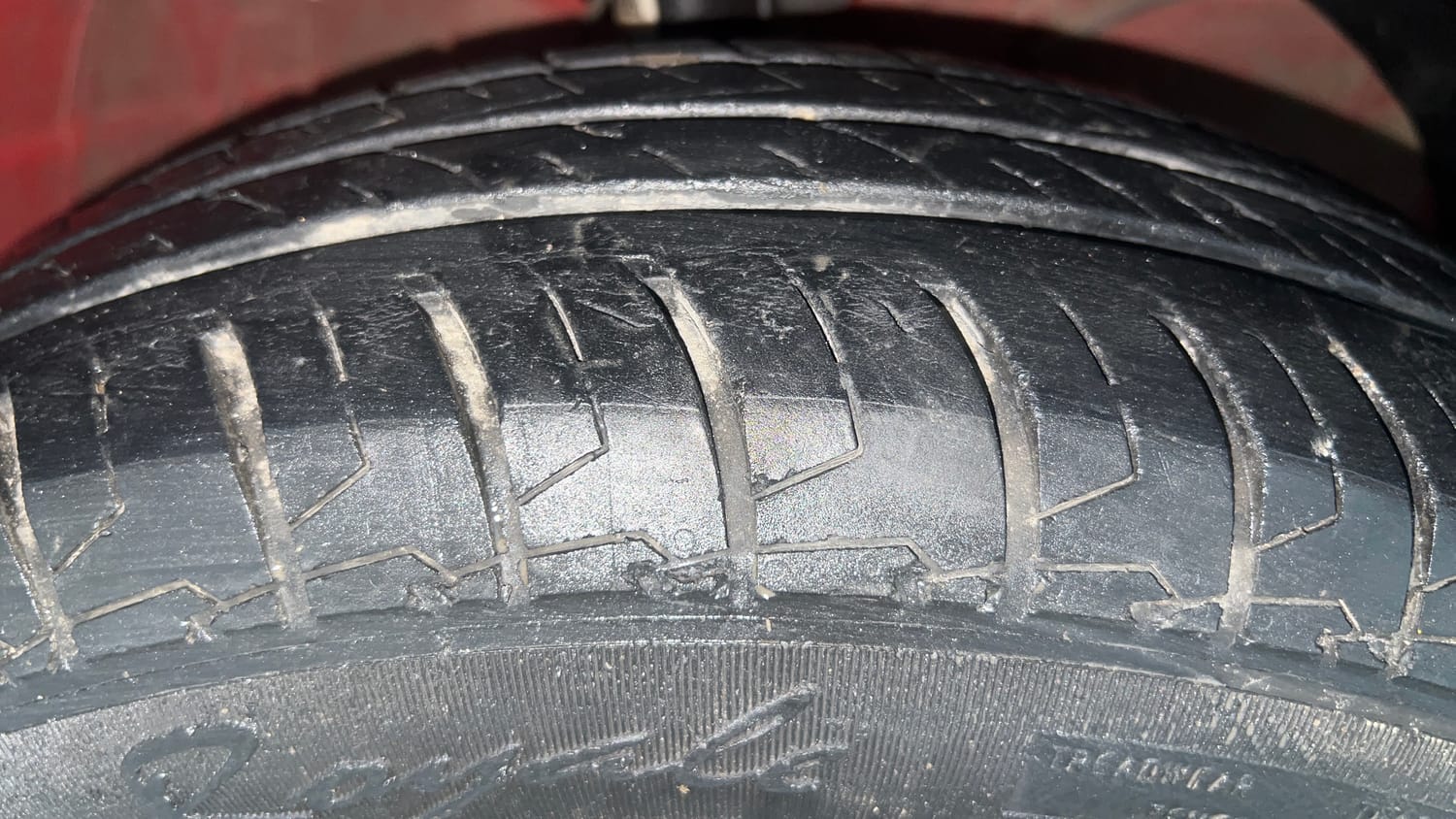 Used 2022 Maruti Suzuki Swift LXi Petrol Manual tyres RIGHT FRONT TYRE TREAD VIEW