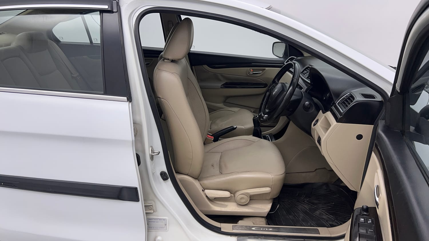 Used 2015 Maruti Suzuki Ciaz ZDi+ SHVS Diesel Manual interior RIGHT SIDE FRONT DOOR CABIN VIEW