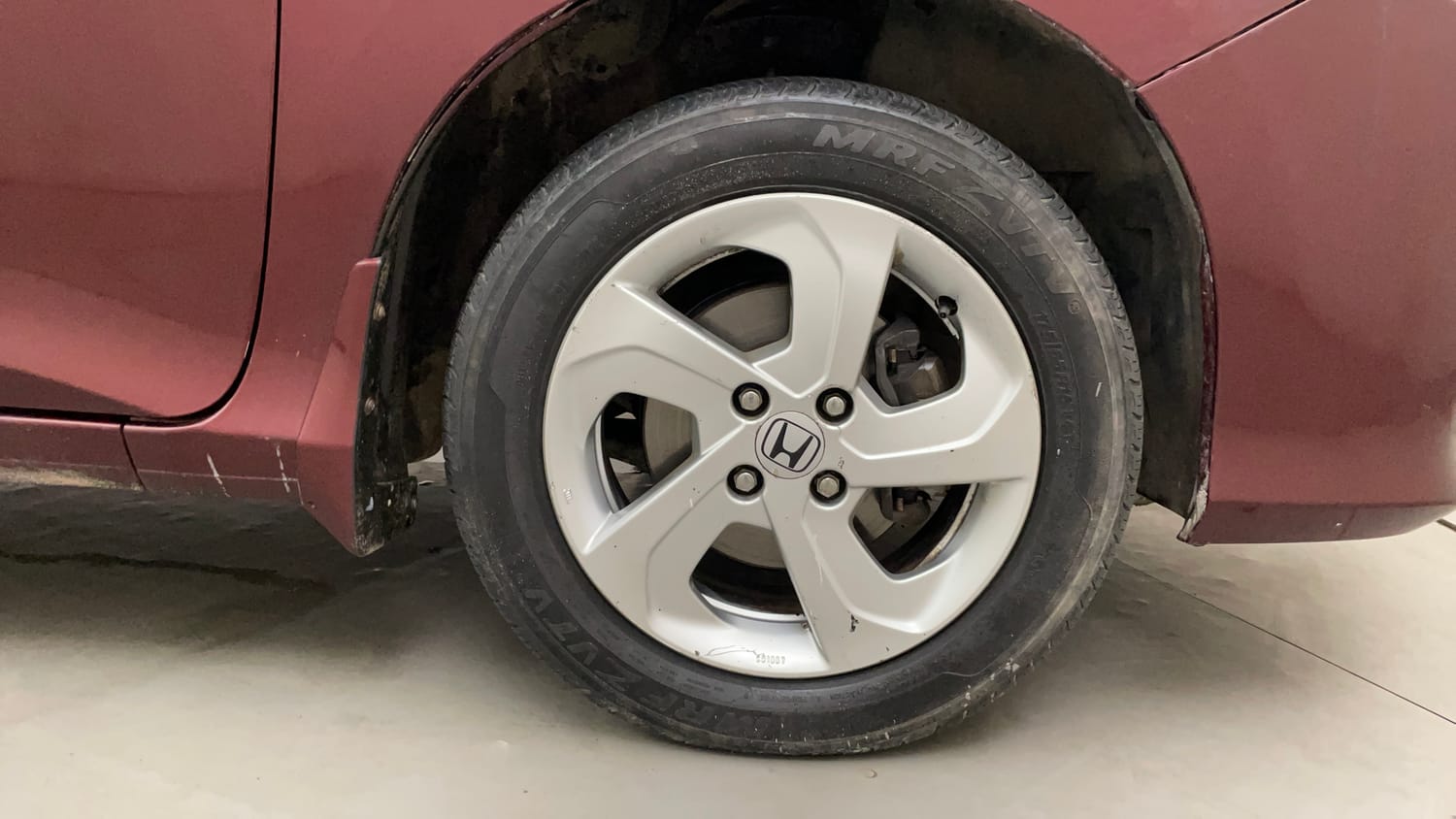 Used 2014 Honda City V Diesel Diesel Manual tyres RIGHT FRONT TYRE RIM VIEW