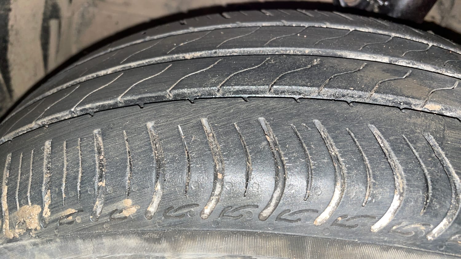 Used 2014 Honda City V Diesel Diesel Manual tyres LEFT FRONT TYRE TREAD VIEW