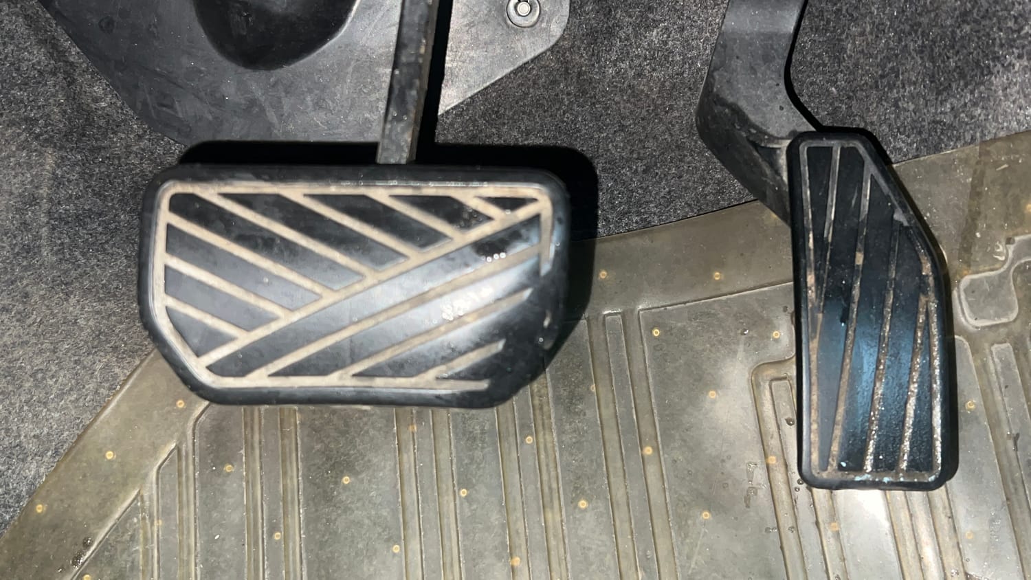 Used 2014 Maruti Suzuki Celerio VXi AMT Petrol Automatic interior PEDALS VIEW