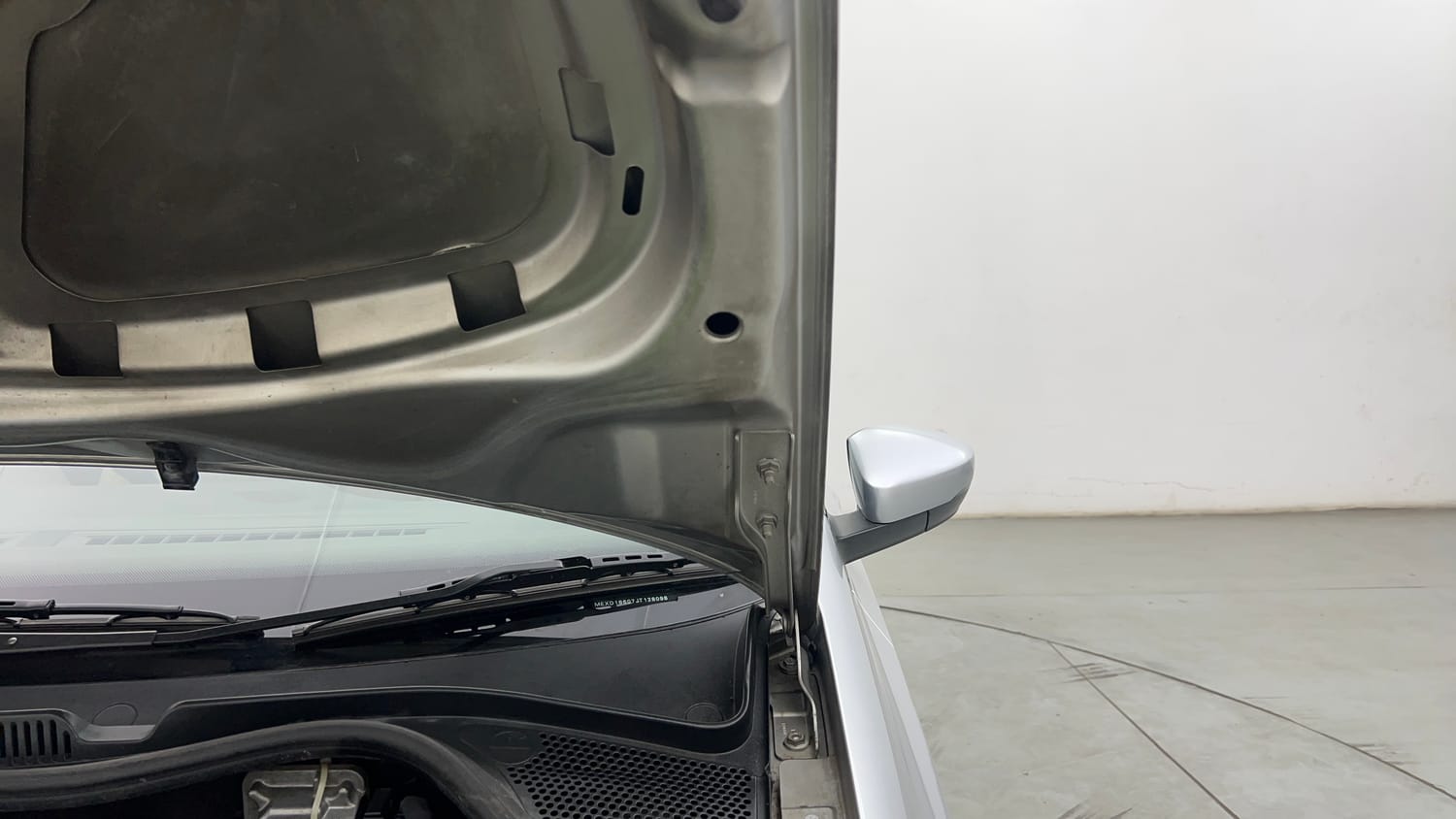 Used 2018 Volkswagen Vento Highline 1.6 (P) Petrol Manual engine ENGINE LEFT SIDE HINGE & APRON VIEW