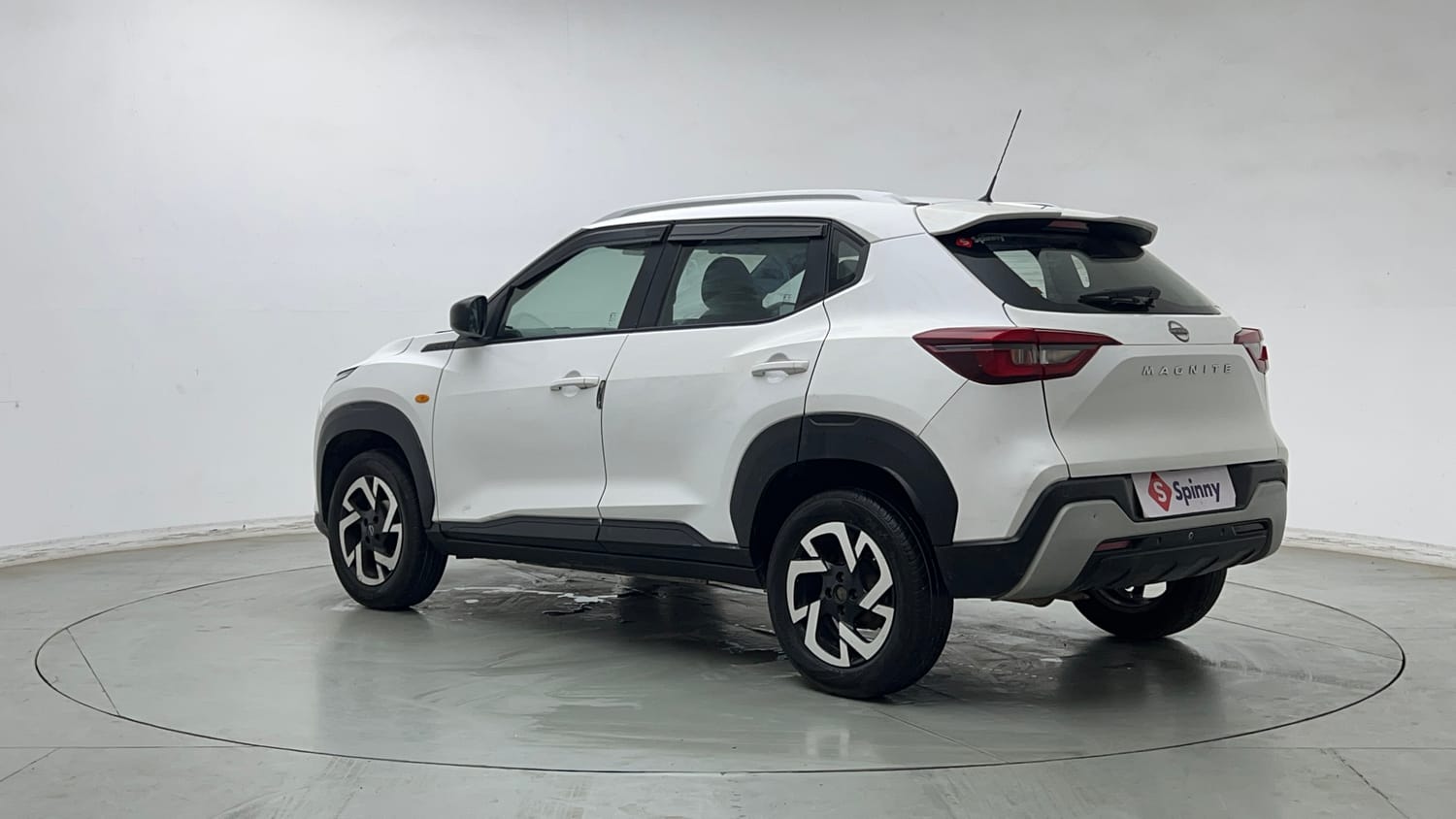 Used 2022 Nissan Magnite XE Petrol Manual exterior LEFT REAR CORNER VIEW
