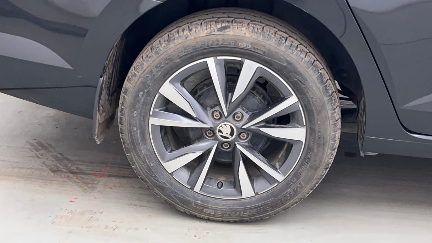 Used 2023 Skoda Slavia Style 1.0L TSI MT Petrol Manual tyres RIGHT REAR TYRE RIM VIEW