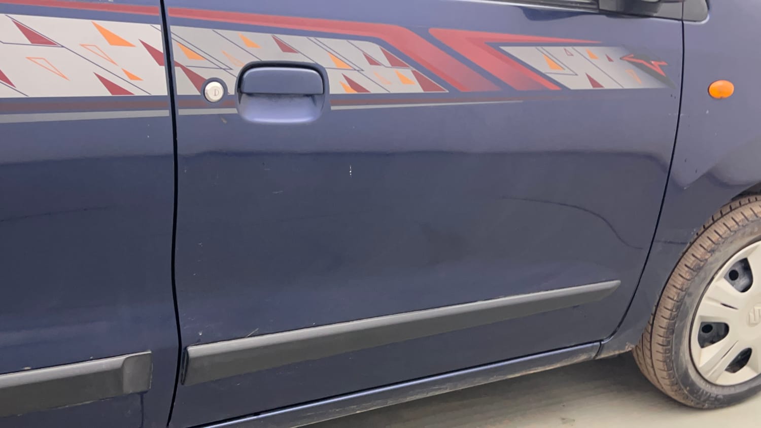 Used 2019 Maruti Suzuki Wagon R 1.0 VXI AMT Petrol Automatic dents MINOR SCRATCH