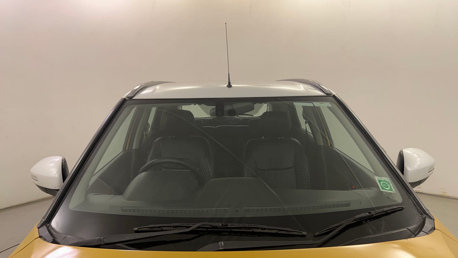 Used 2017 Maruti Suzuki Vitara Brezza ZDi+ Dual Tone Diesel Manual exterior FRONT WINDSHIELD VIEW