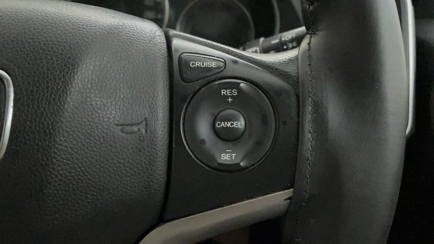 Used 2014 Honda City V Diesel Diesel Manual top_features Cruise control